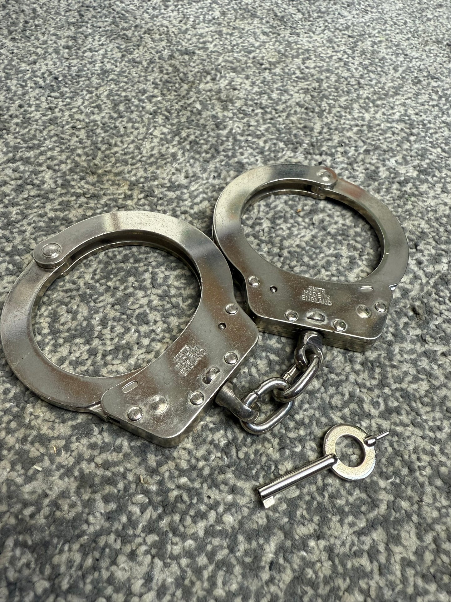 Ex Police Hiatt Chain Handcuffs With Key Security Collectible Memorabilia
