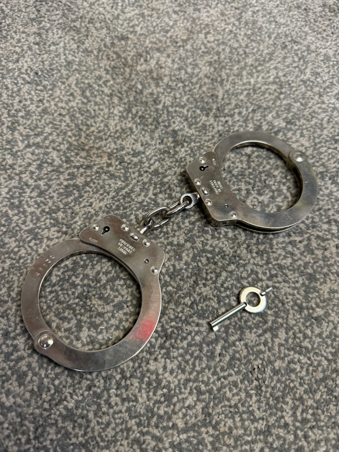 Ex Police Hiatt Chain Handcuffs With Key Security Collectible Memorabilia