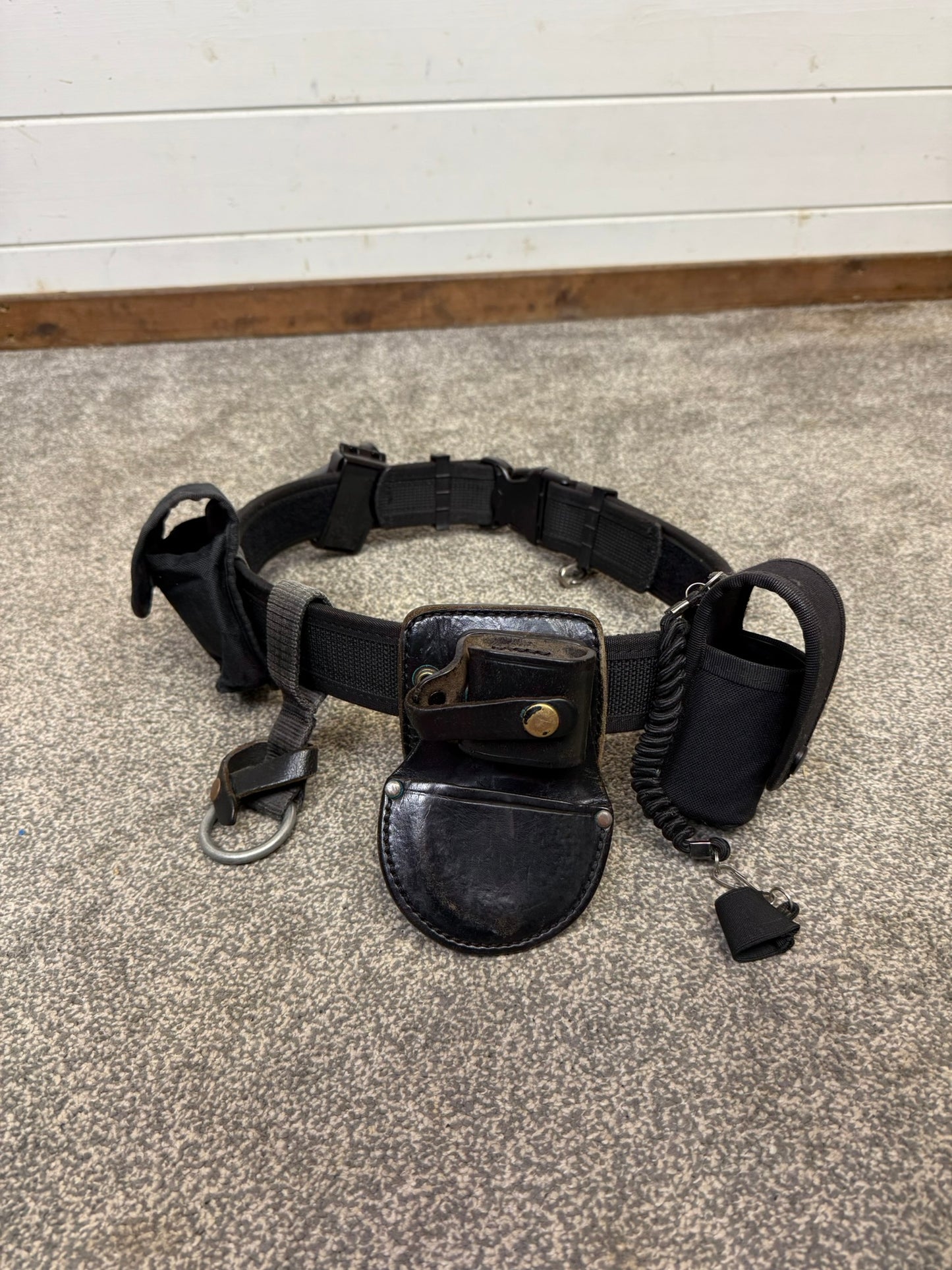 Ex Police Equipment Duty Belt With Pouches Genuine Collectible Cosplay Film Display Security