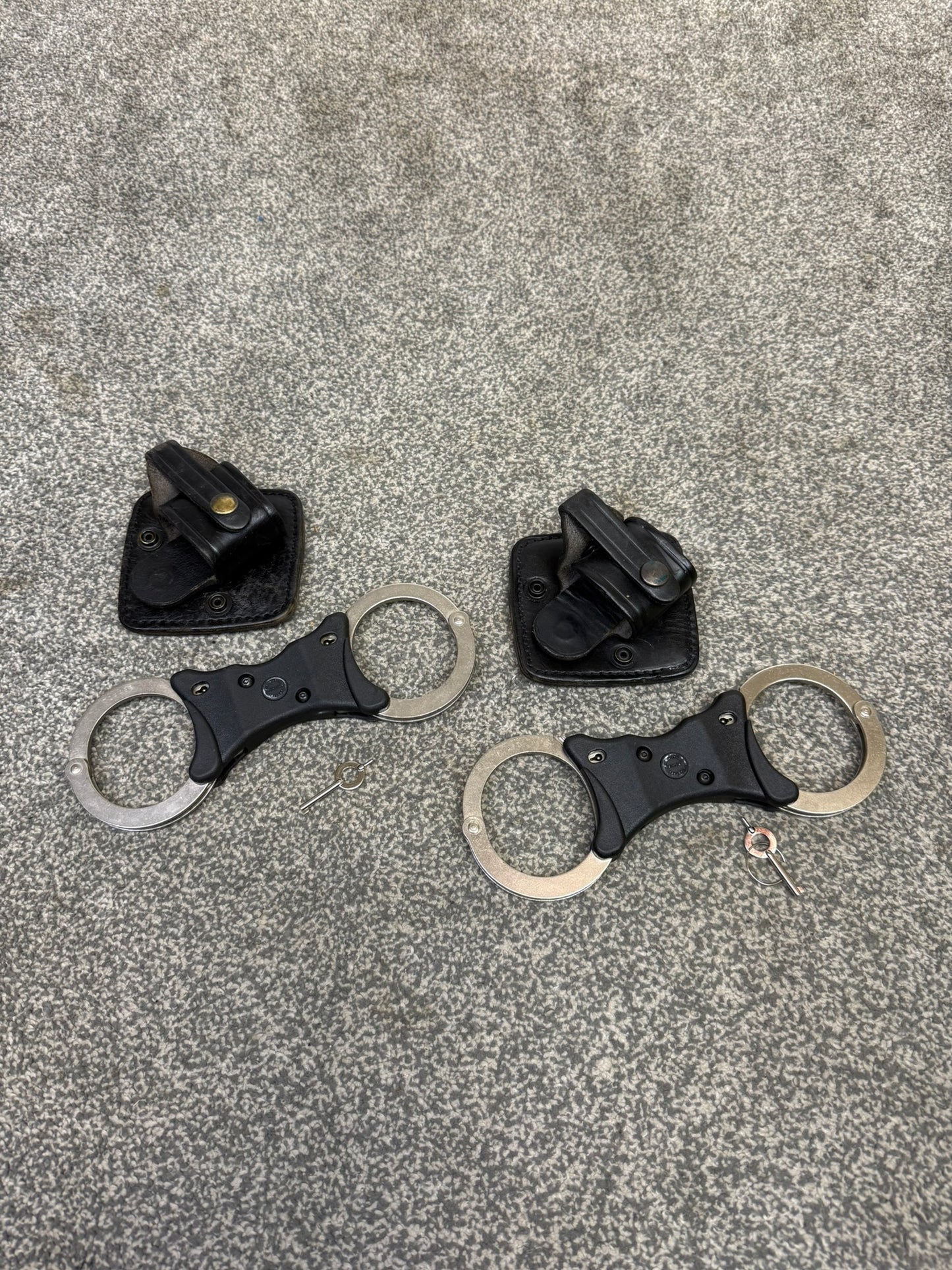 Police Hiatt Rigid Handcuffs & Leather Belt Pouch With Serial Security Cuffs Display Collectible