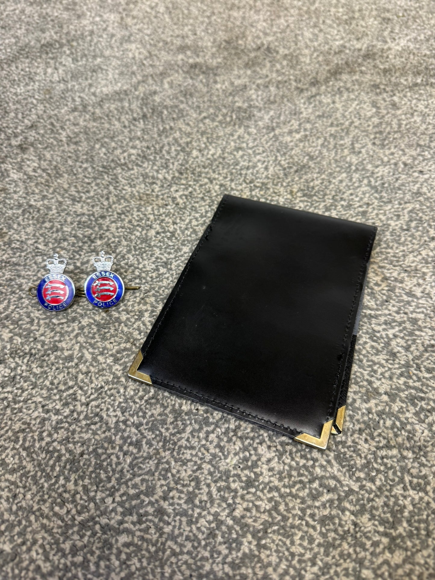 Ex Essex Police Leather Notepad Cover & 2x Badges Collectable Memorabilia Display