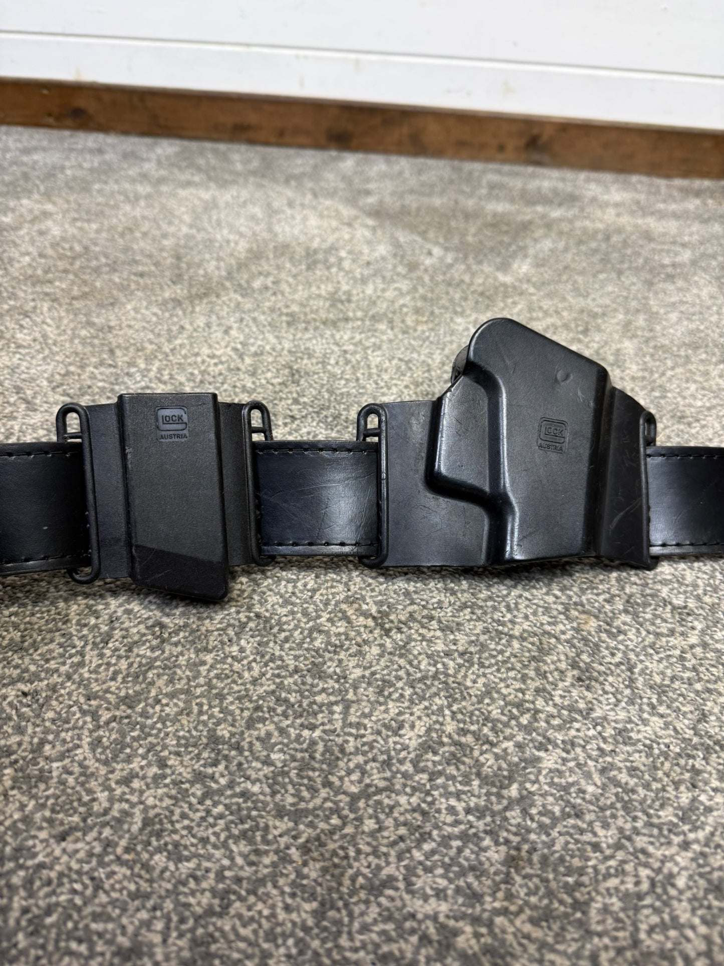 Ex Police Firearms Leather Duty Belt With Pouches Genuine Collectable Cosplay Film Display Security