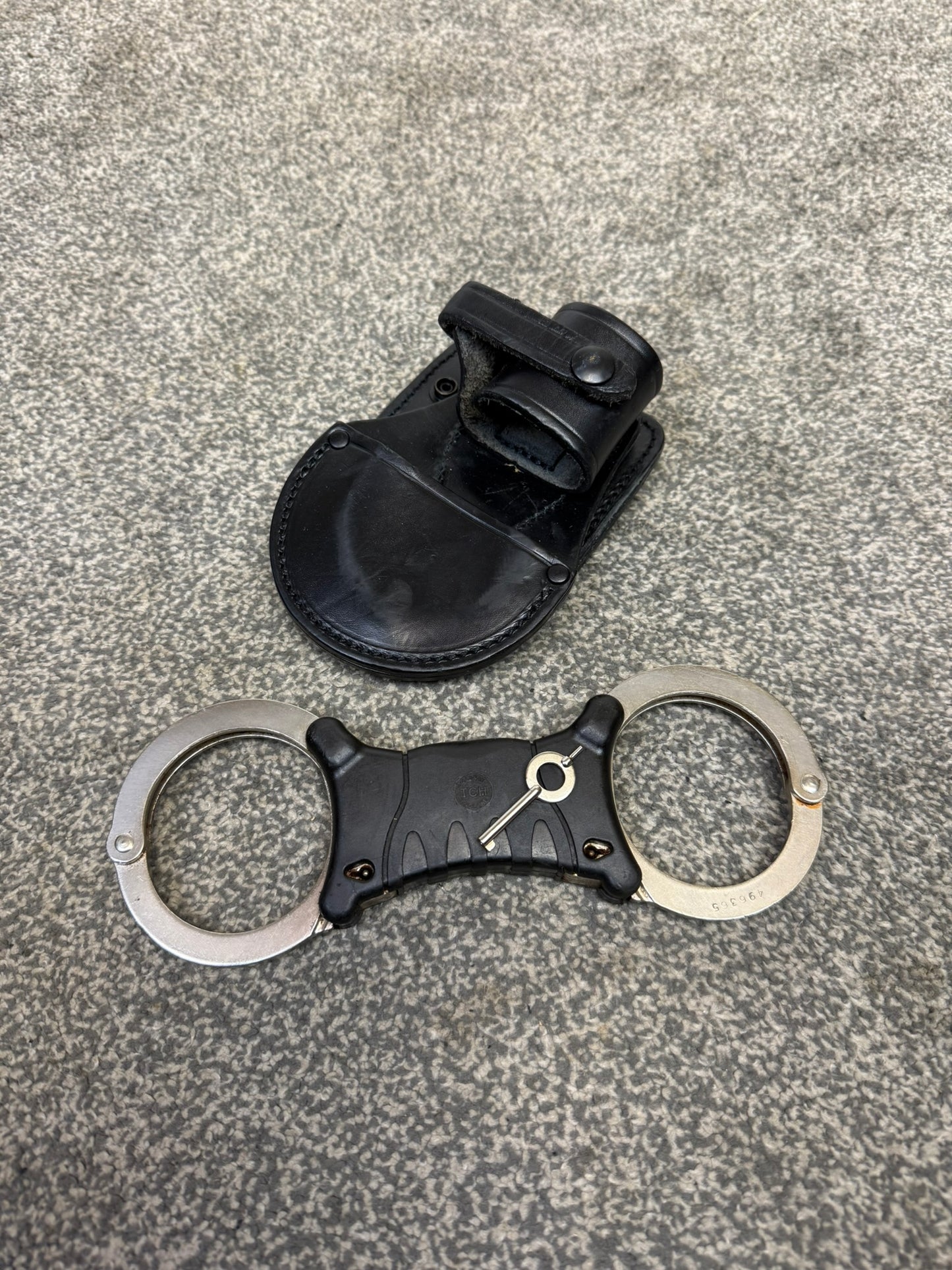 Ex Police TCH Rigid Handcuffs & Leather Belt Pouch With Key Security Cuffs