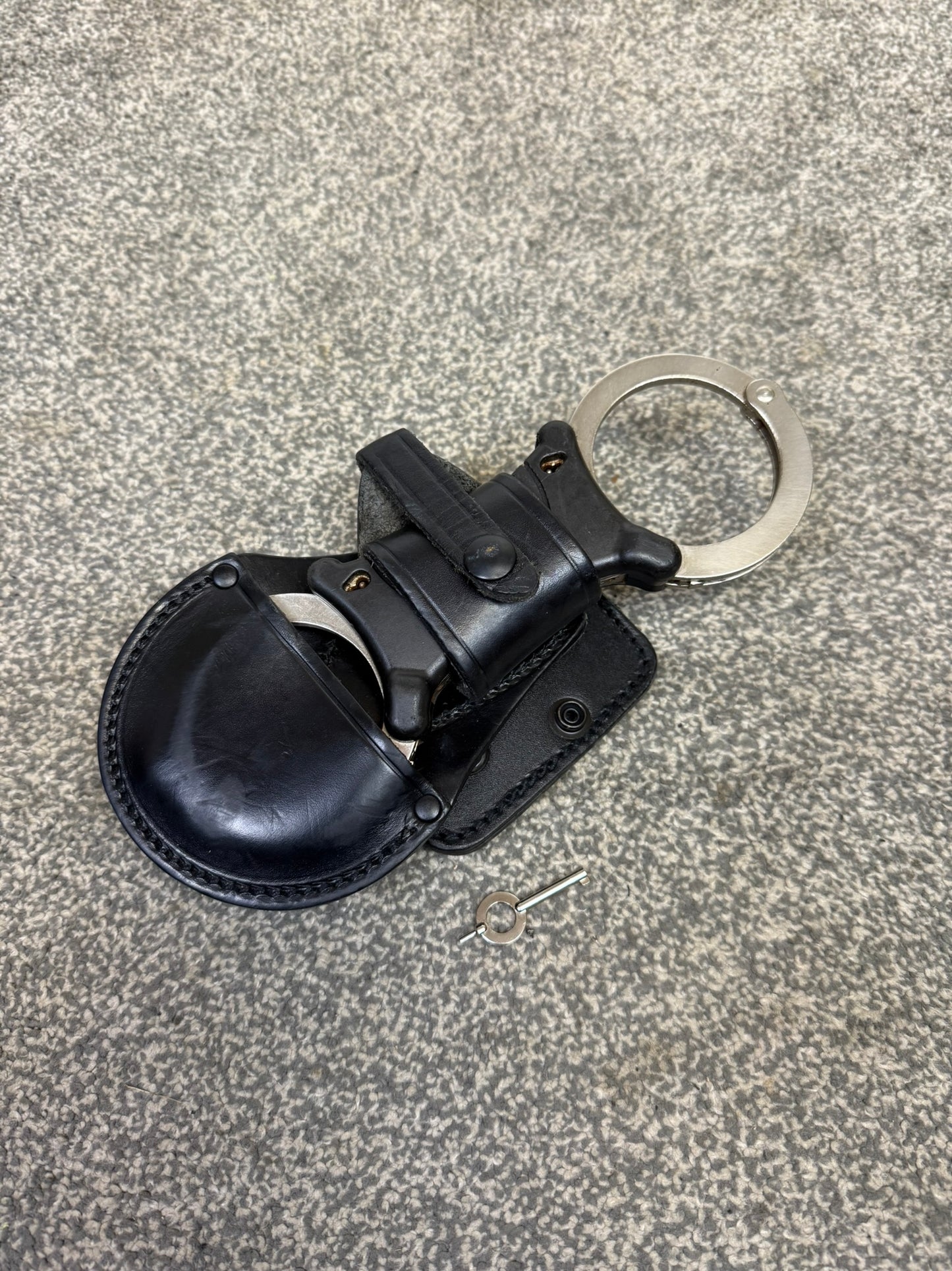 Ex Police TCH Rigid Handcuffs & Leather Belt Pouch With Key Security Cuffs