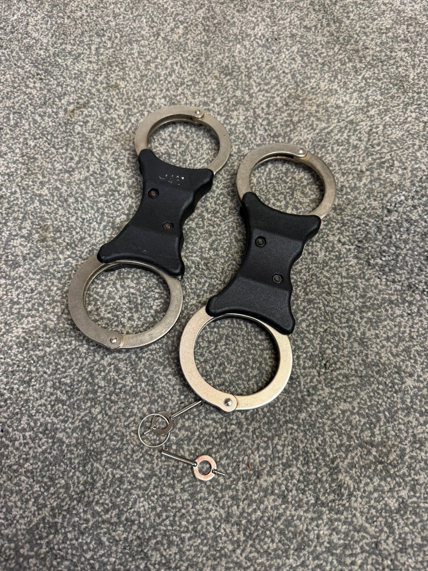 Ex Police Hiatt Rigid Handcuffs With Serial Security Cuffs Displays Collectible
