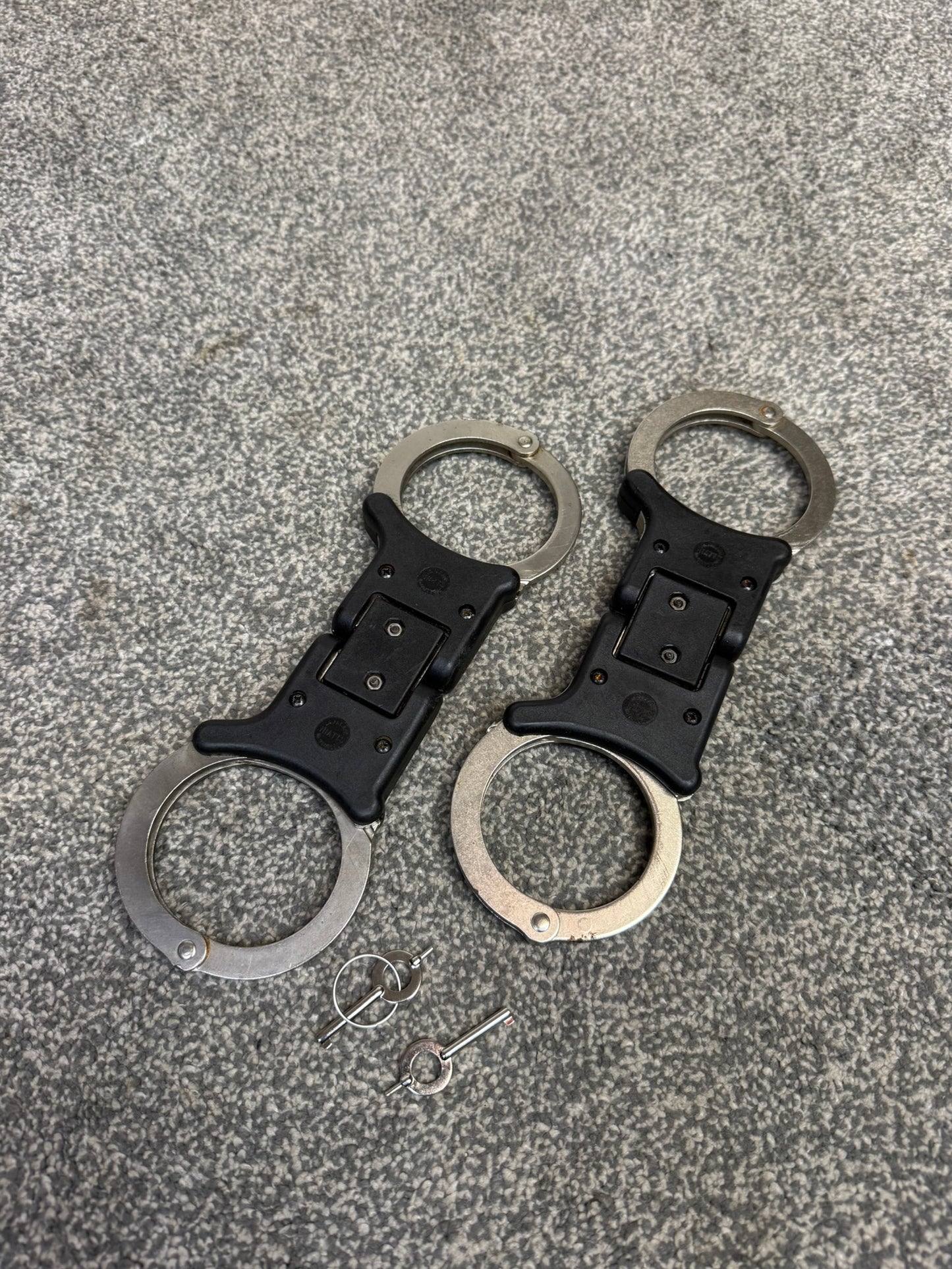 Ex Police Folding Hiatt Handcuffs Hinged Cuffs & Key Security Collectible