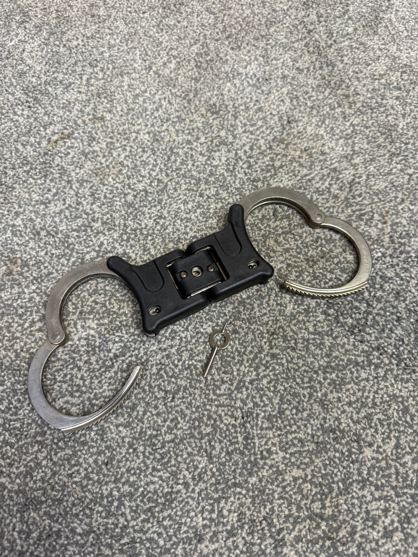 Ex Police Folding Hiatt Handcuffs Hinged Cuffs & Key Security Collectible