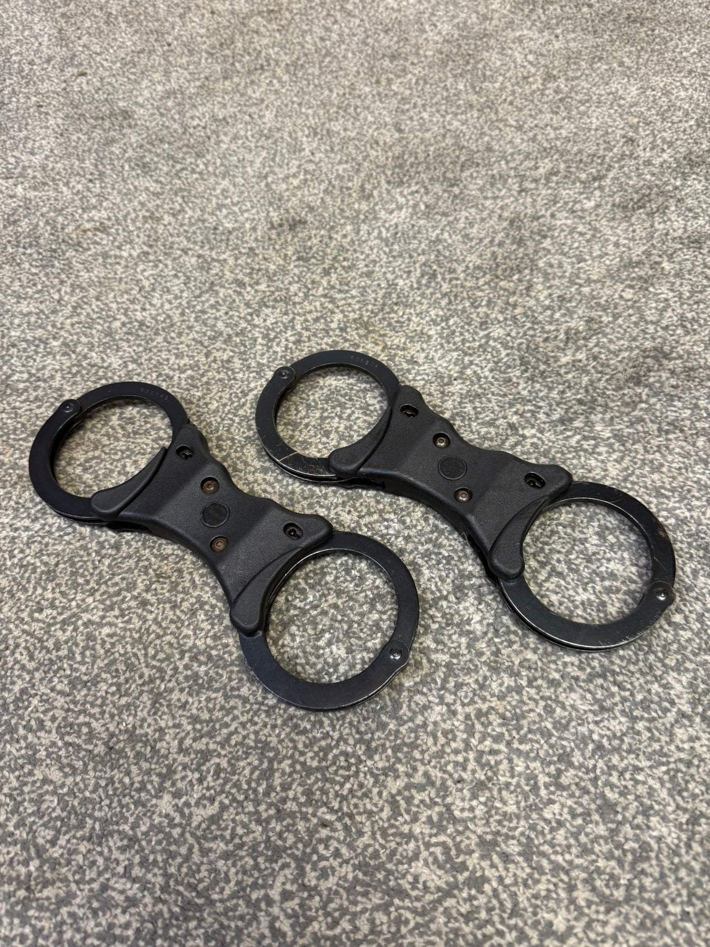 Ex Police Black Hiatt Handcuffs Genuine Cuffs With Key Security Collectible Memorabilia Restraint