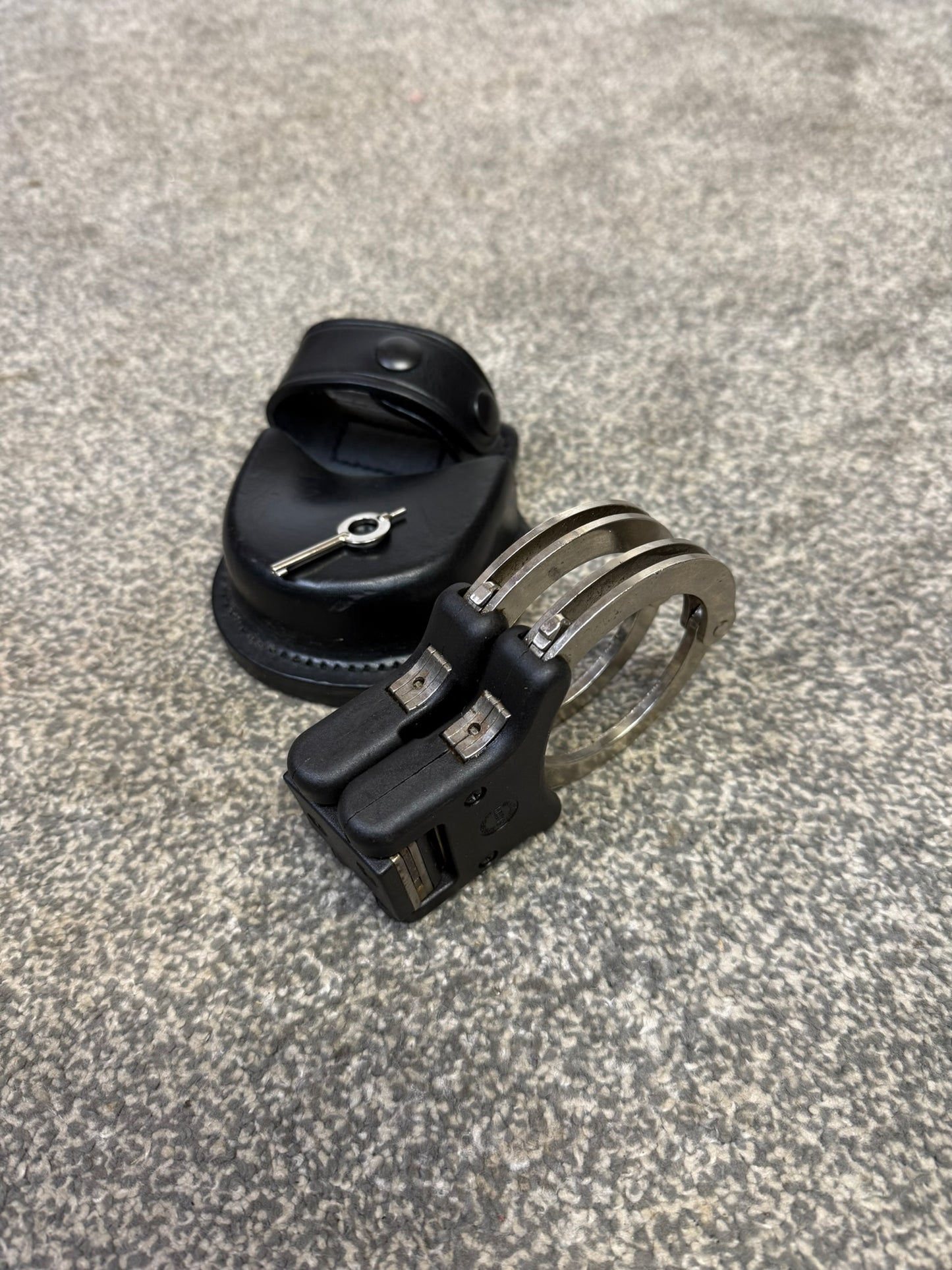 Ex Police Folding Hiatt Handcuffs Hinged Cuffs PSNI Pouch & Key Security Collectible