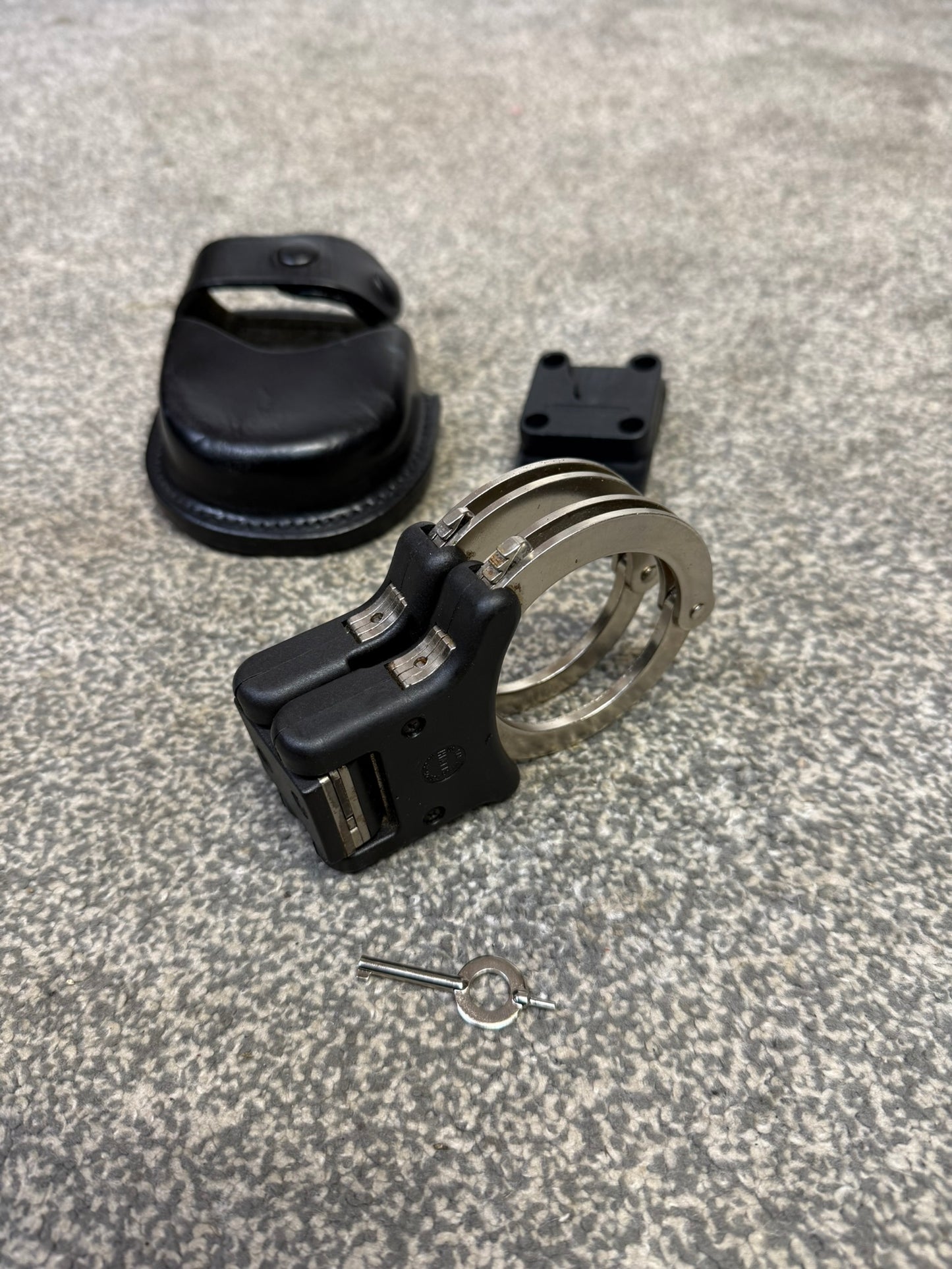 Ex Police Folding Hiatt Handcuffs Hinged Cuffs PSNI Pouch & Key Security Collectible