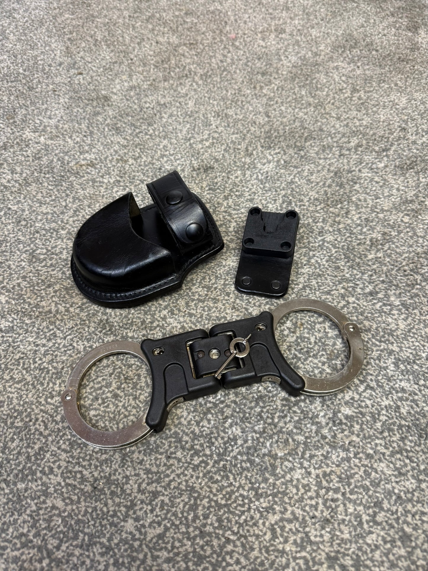 Ex Police Folding Hiatt Handcuffs Hinged Cuffs PSNI Pouch & Key Security Collectible