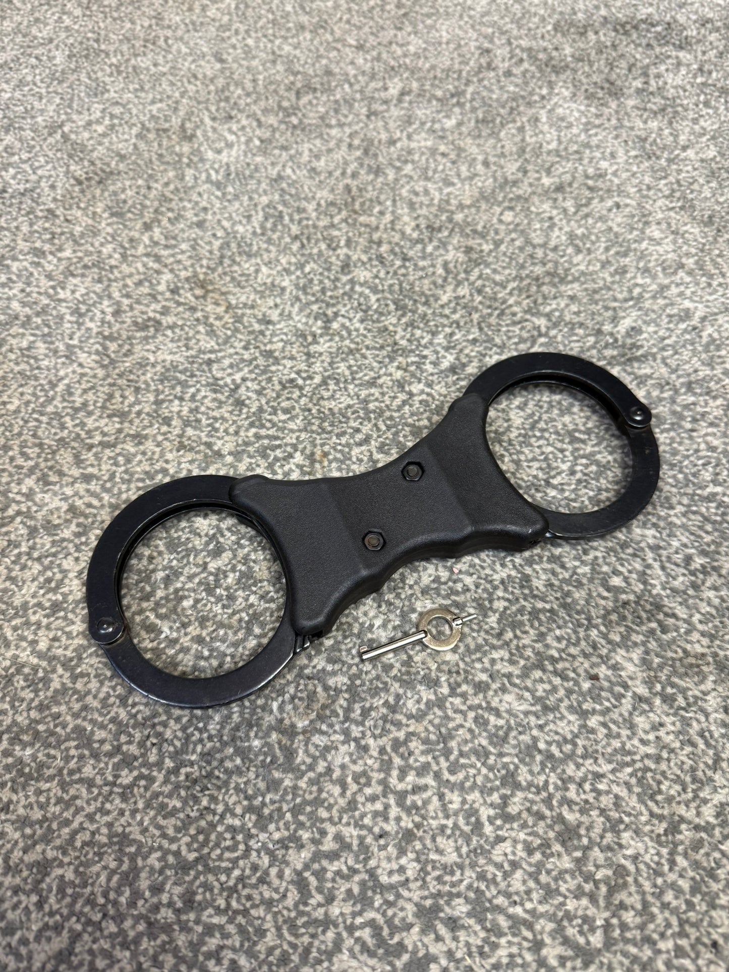 Ex Police Black Hiatt Handcuffs Genuine Cuffs With Key Security Collectible Memorabilia Restraint