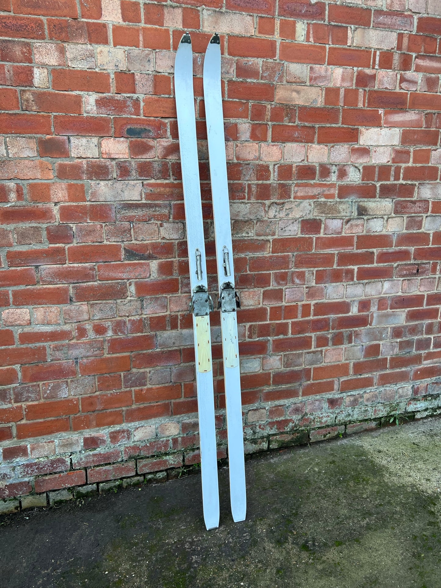 Vintage Skis 50's 60's Rustic Wall Decor Christmas Winter Grotto Shop Display 210cm