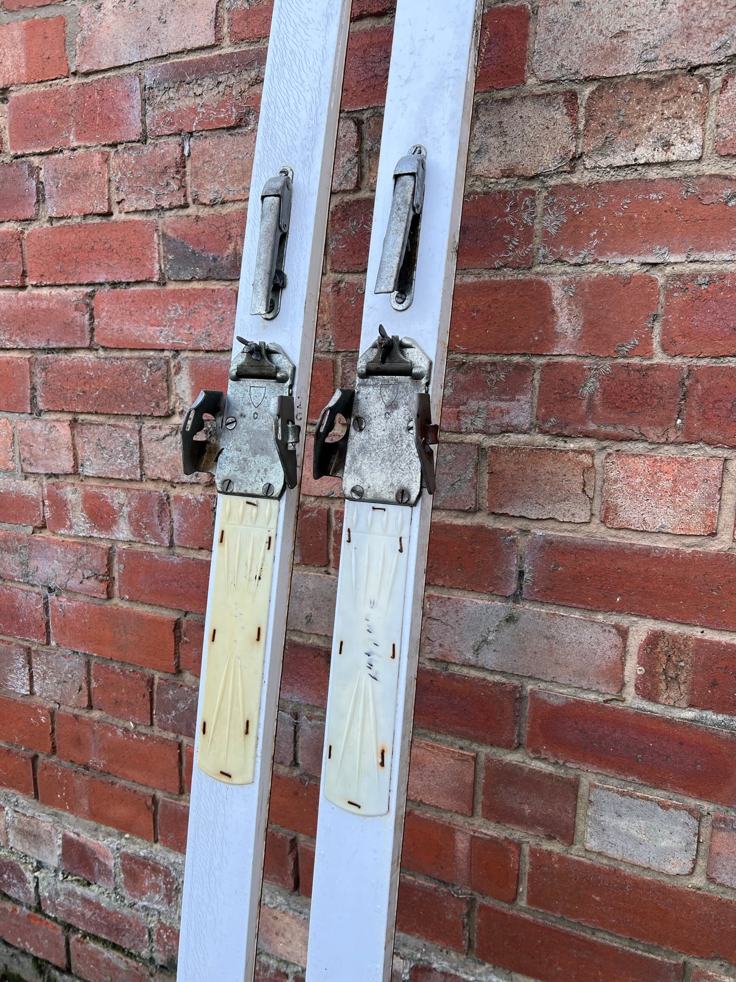 Vintage Skis 50's 60's Rustic Wall Decor Christmas Winter Grotto Shop Display 210cm