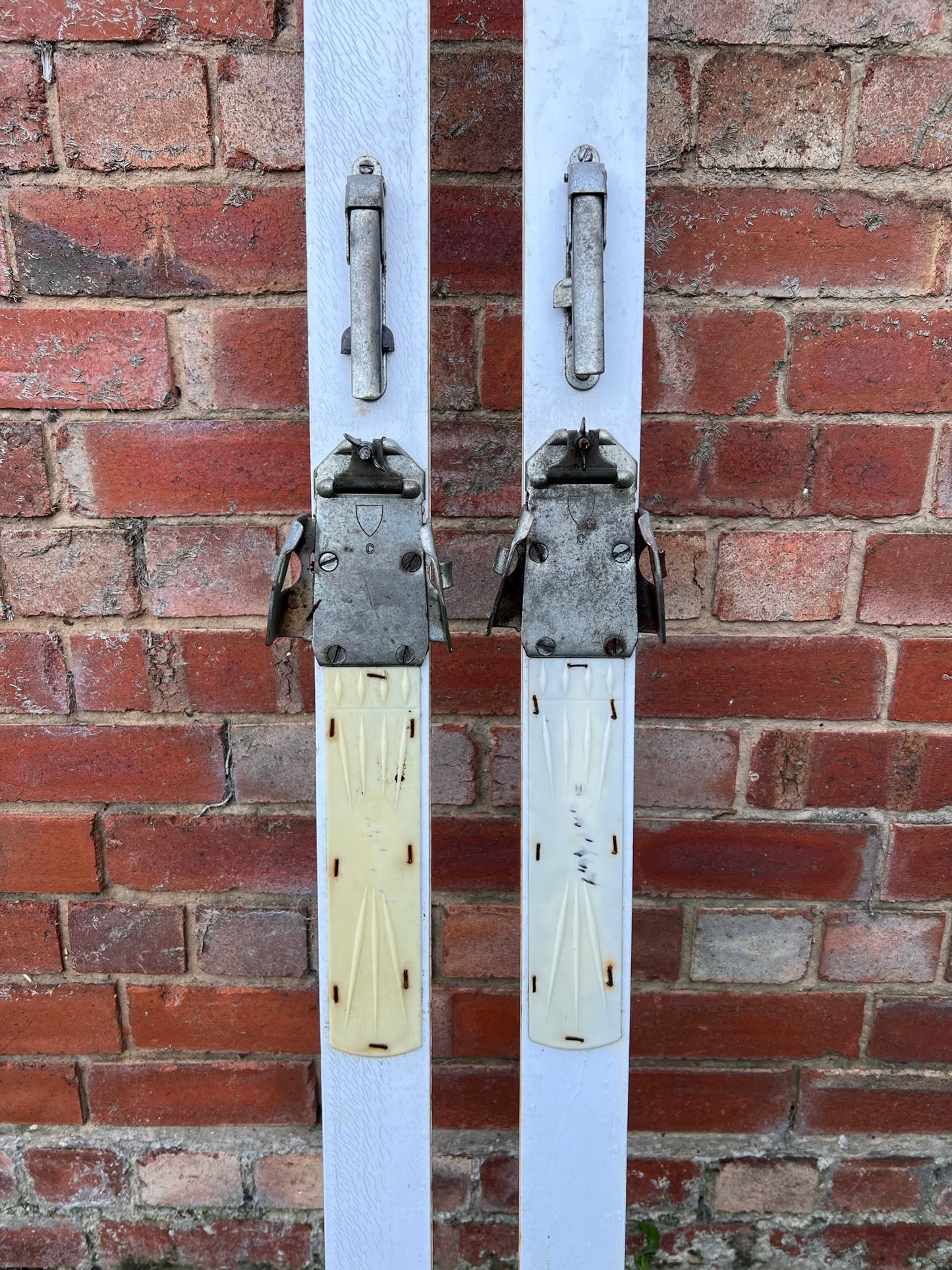 Vintage Skis 50's 60's Rustic Wall Decor Christmas Winter Grotto Shop Display 210cm