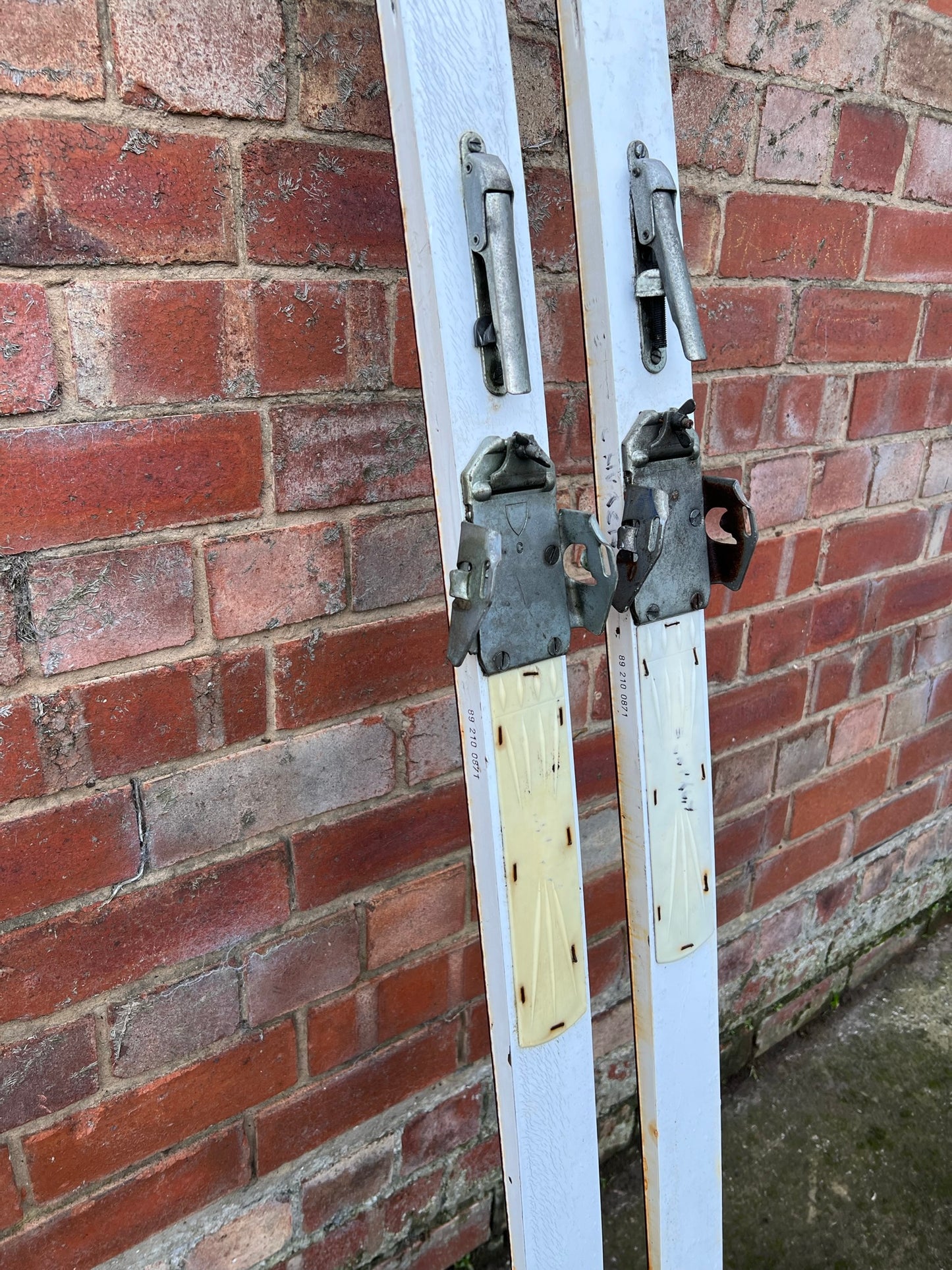 Vintage Skis 50's 60's Rustic Wall Decor Christmas Winter Grotto Shop Display 210cm