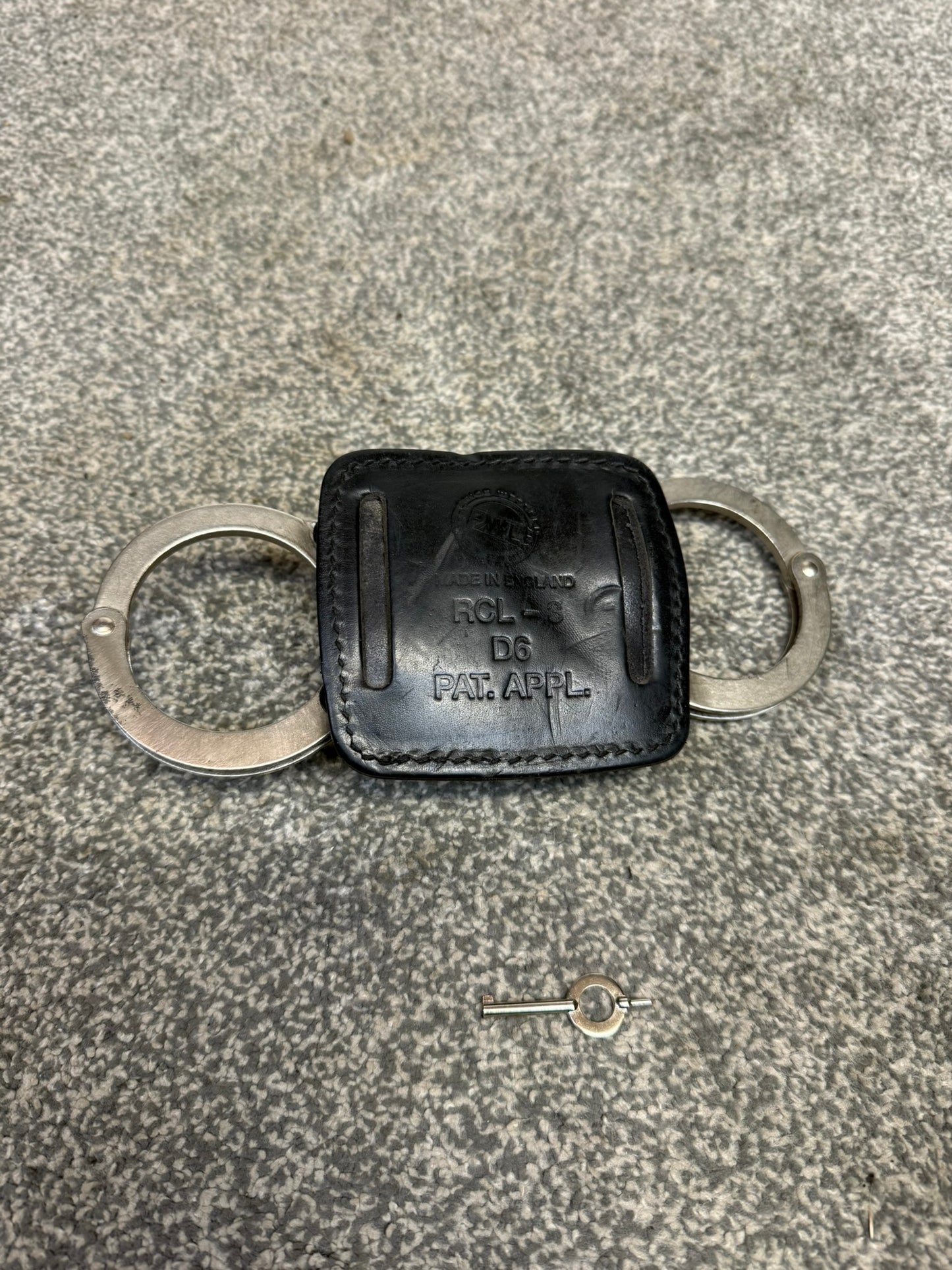 Ex Police TCH Handcuffs Rigid Cuffs & Leather Belt Pouch With Key Security