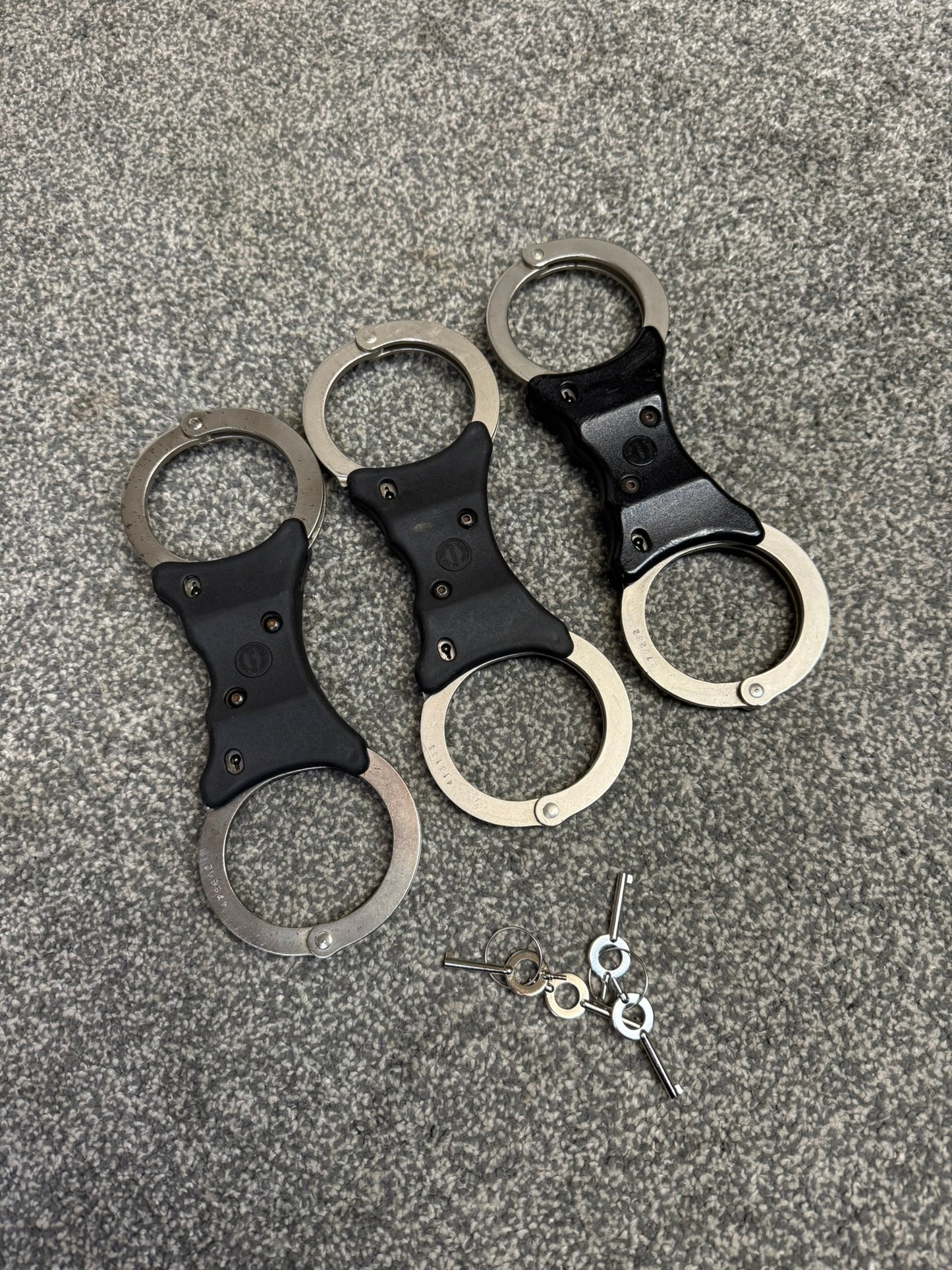 Ex Police Early Hiatt Rigid Handcuffs With Serial Security Cuffs Displays Collectible