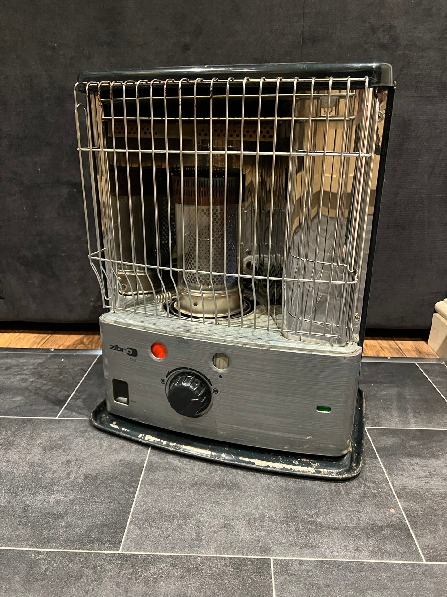 ZIBRO R18E Paraffin Kerosene Heater Portable Space Heater Office Workshop Home