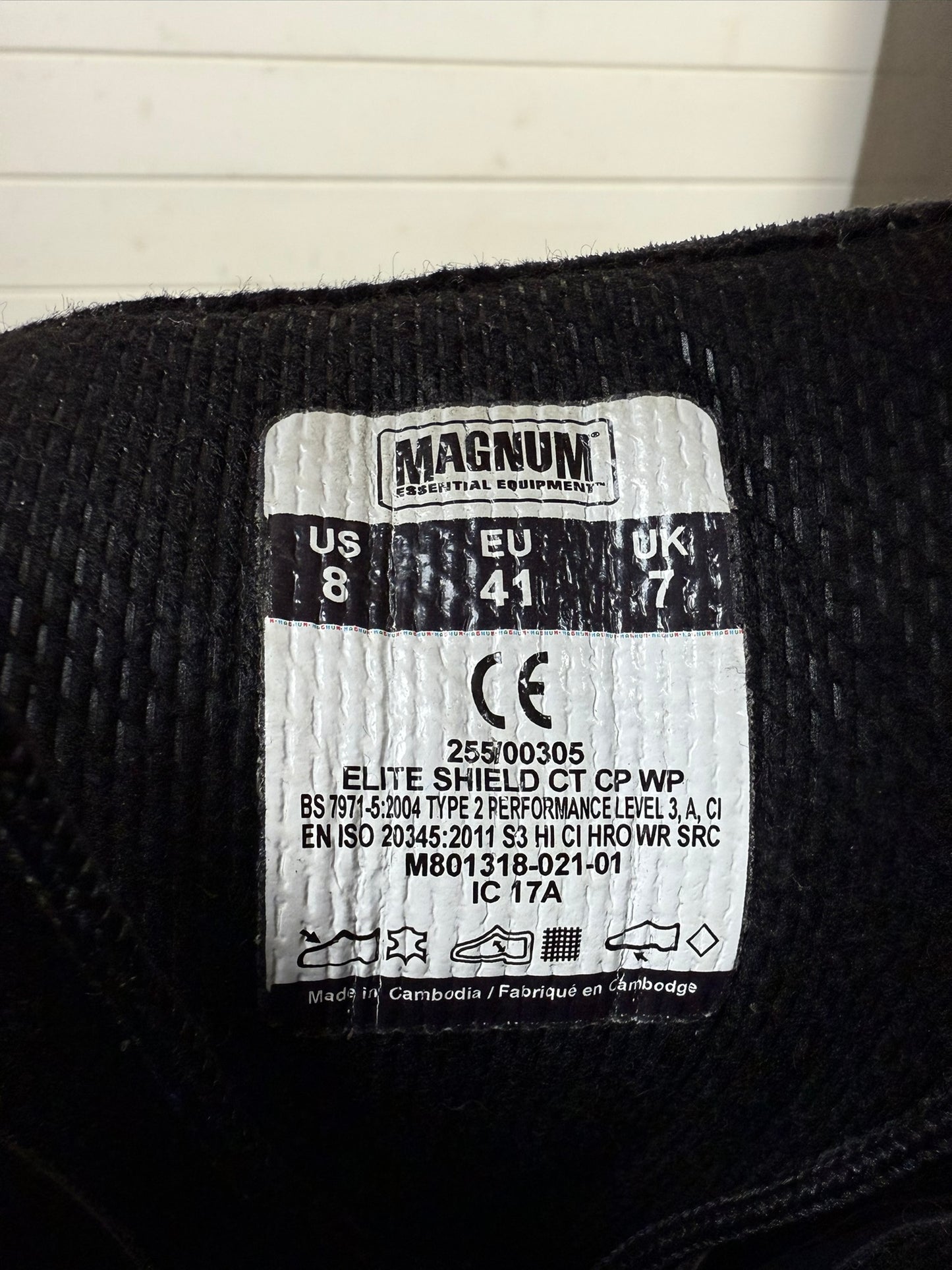 Magnum Elite Shield Safety Black Leather Vibram Boots Size 7 UK