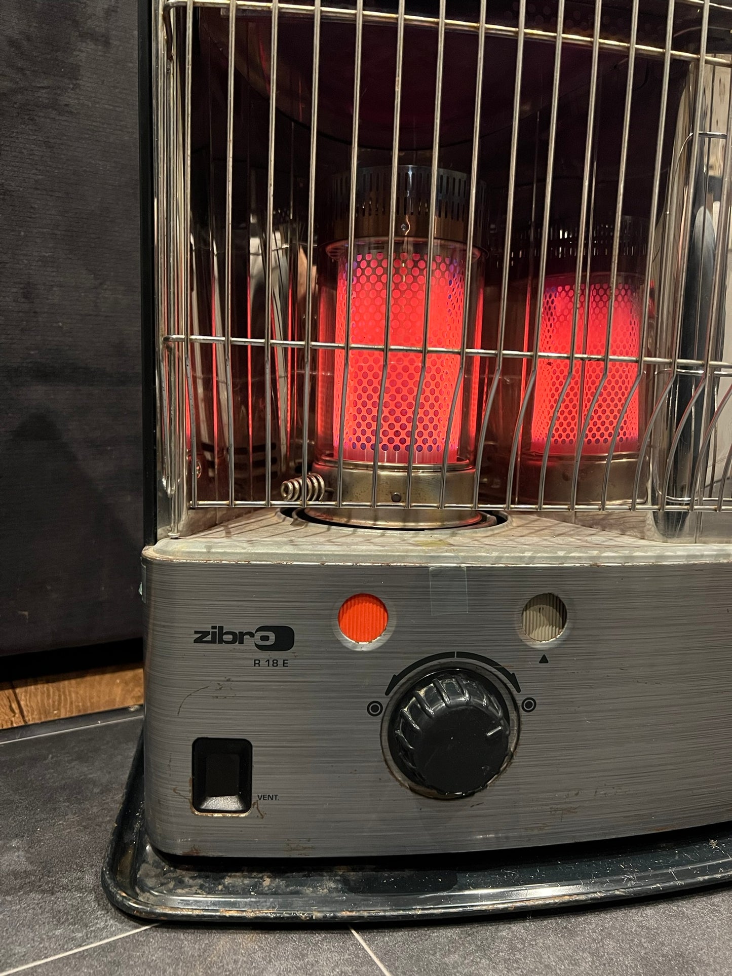 ZIBRO R18E Paraffin Kerosene Heater Portable Space Heater Office Workshop Home