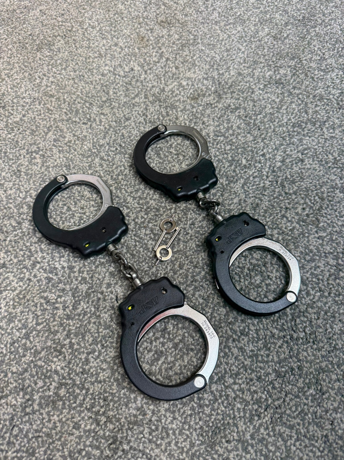 ASP Model 100 Chain Handcuffs Ex Police Cuffs - Working With Key