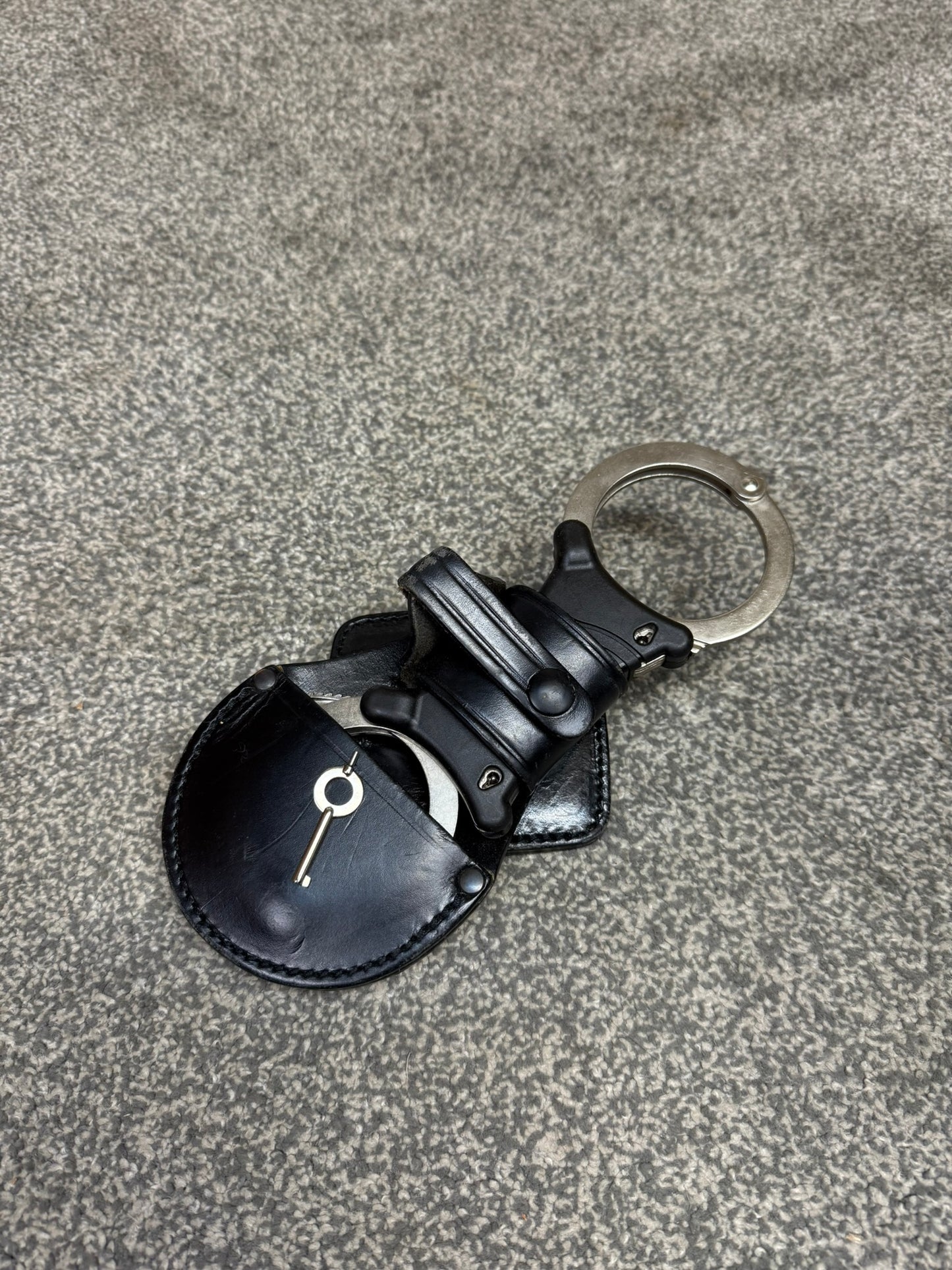 Ex Police TCH Rigid Handcuffs & Leather Belt Pouch With Key Security Cuffs
