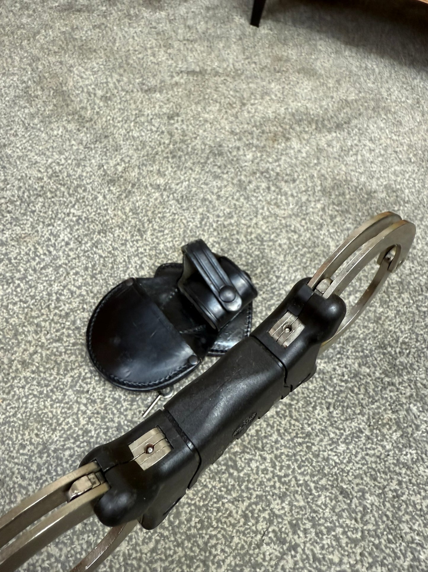 Ex Police TCH Rigid Handcuffs & Leather Belt Pouch With Key Security Cuffs
