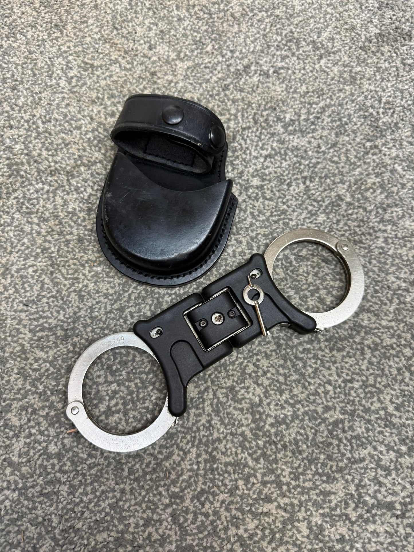 Ex Police Folding Hiatt Handcuffs Hinged Cuffs PSNI Leather Pouch & Key Security Collectible