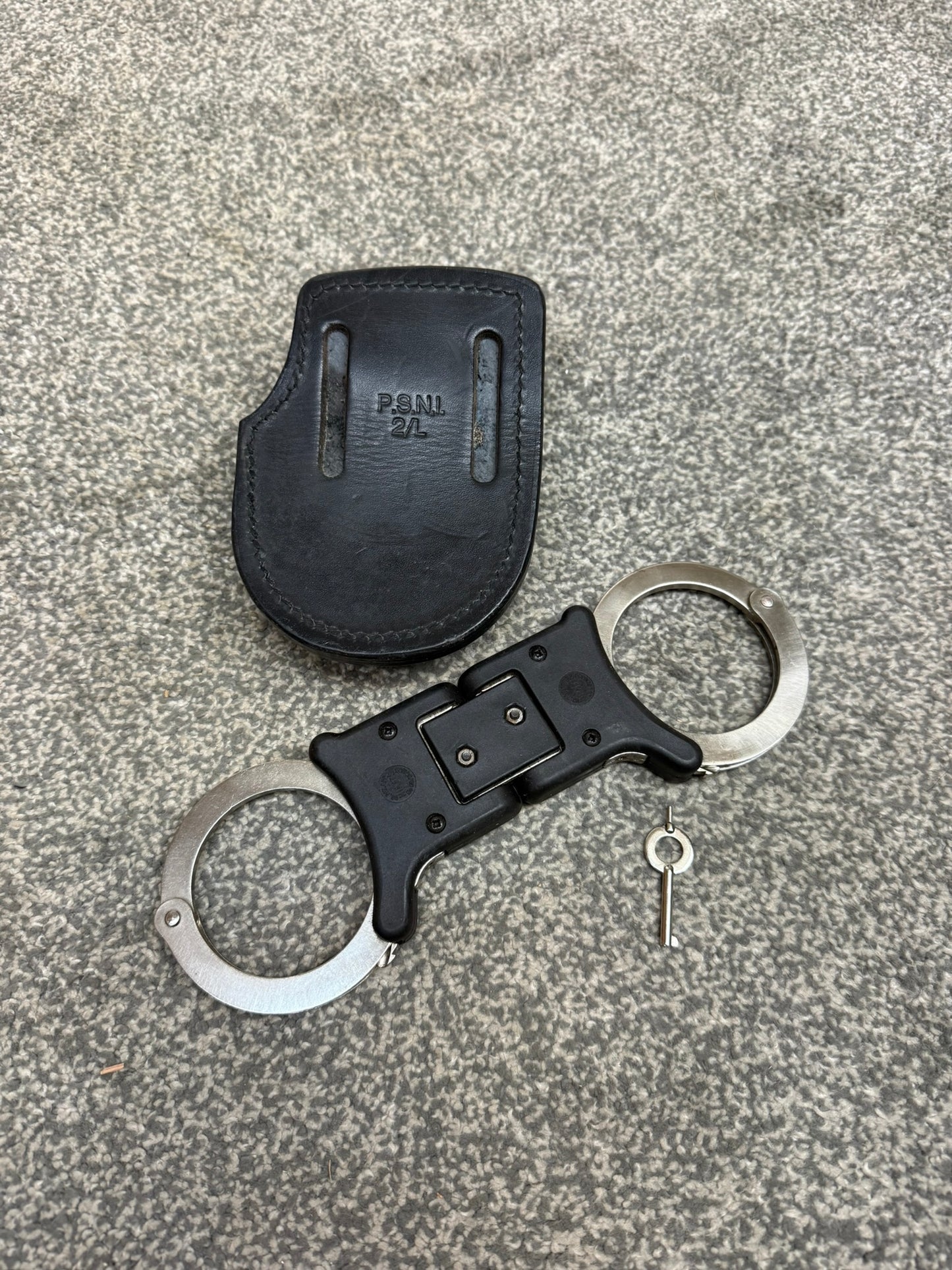 Ex Police Folding Hiatt Handcuffs Hinged Cuffs PSNI Leather Pouch & Key Security Collectible