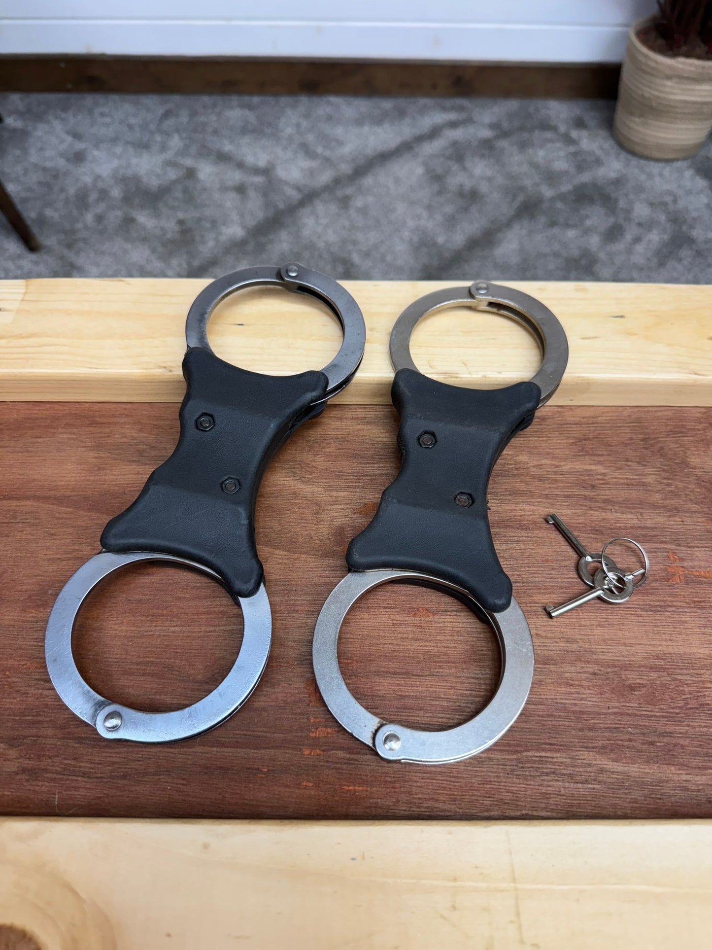 Ex Police Hiatt Rigid Handcuffs With Serial Security Cuffs Displays Collectible