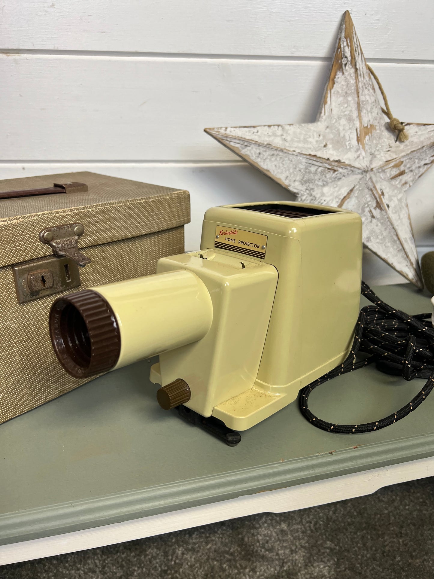Vintage Kodak Kodaslide Slide Projector In Wooden Box 60's Retro Collectable Display