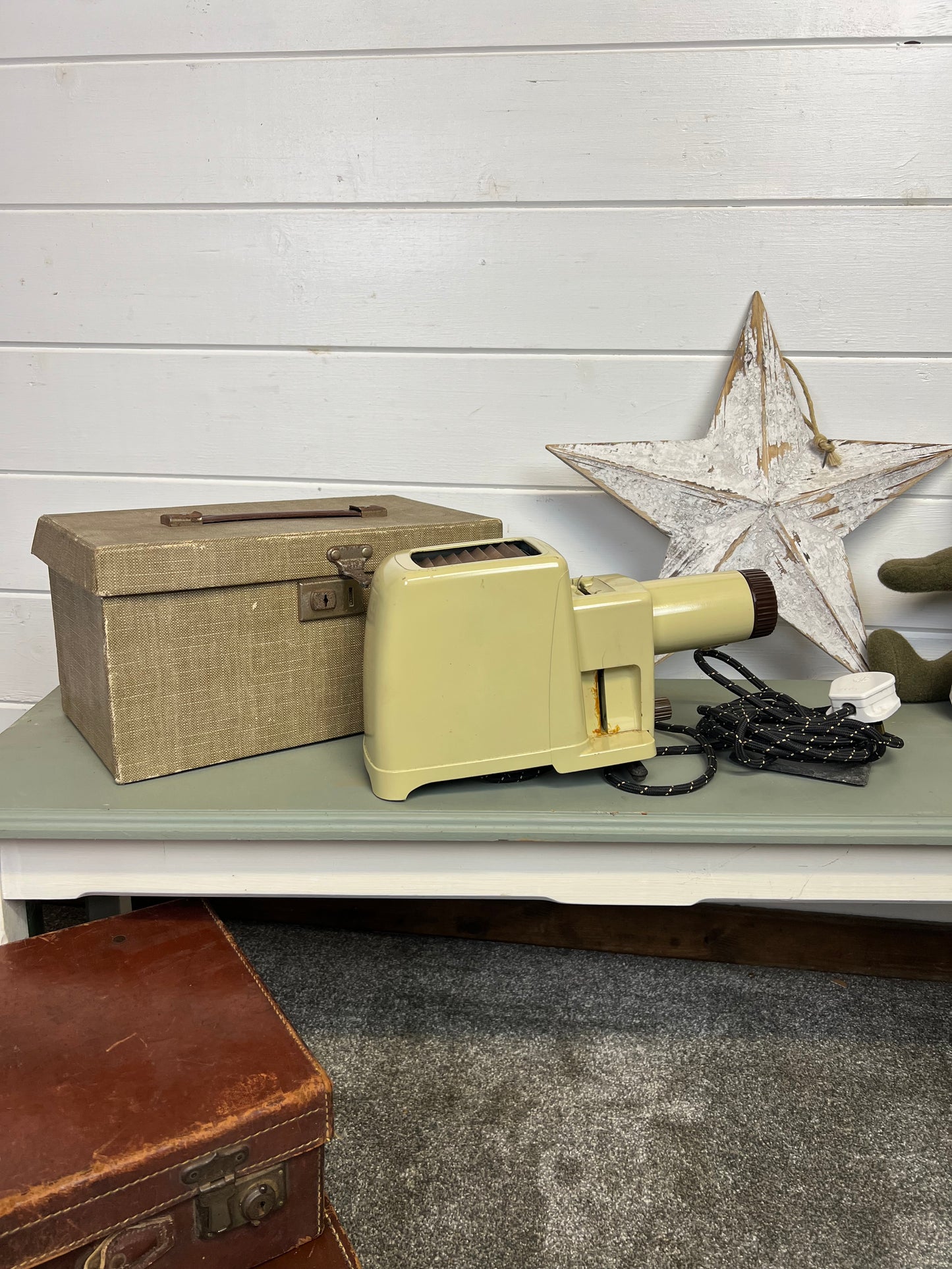Vintage Kodak Kodaslide Slide Projector In Wooden Box 60's Retro Collectable Display
