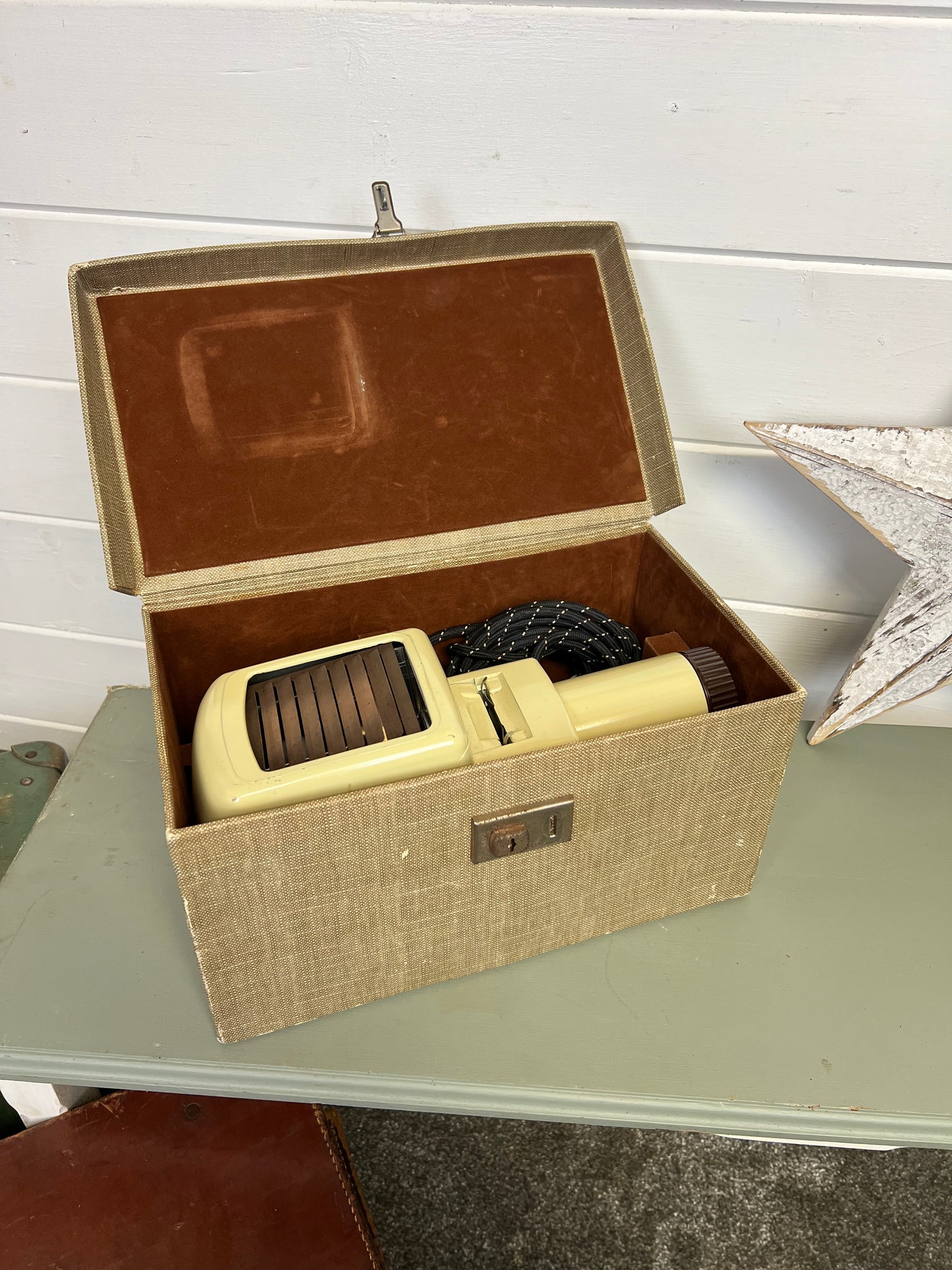 Vintage Kodak Kodaslide Slide Projector In Wooden Box 60's Retro Collectable Display