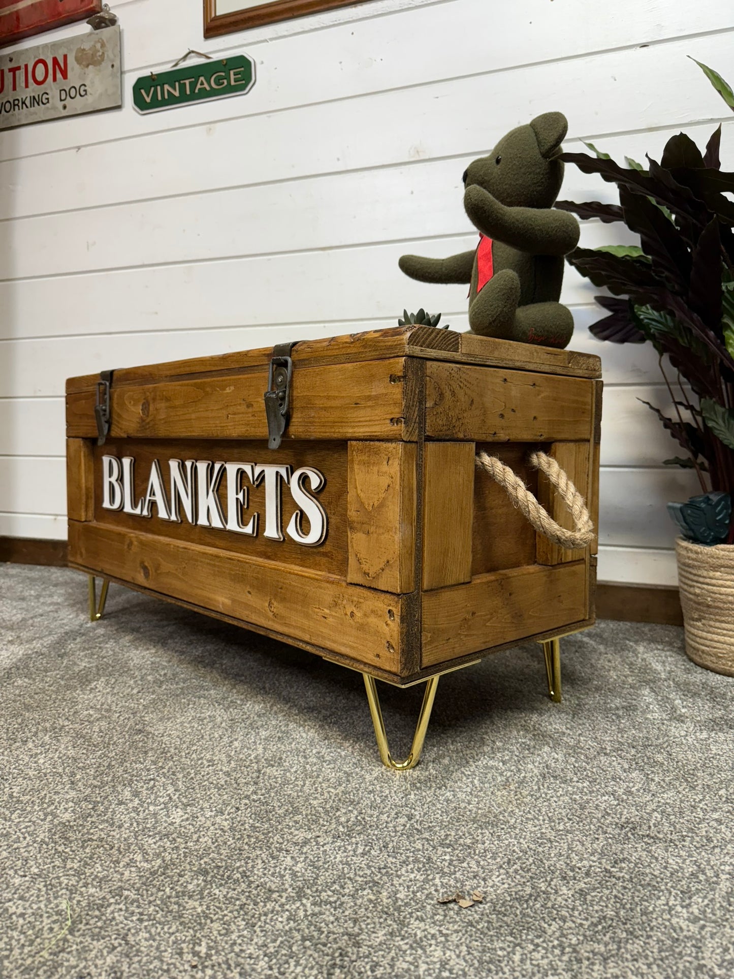 Wooden Blanket Box Large Reclaimed Crate Chest Coffee Table Metal Legs Rustic Home Decor