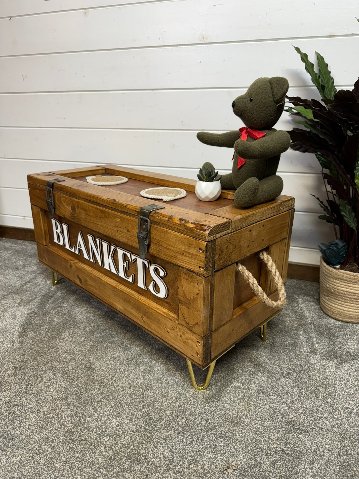 Wooden Blanket Box Large Reclaimed Crate Chest Coffee Table Metal Legs Rustic Home Decor