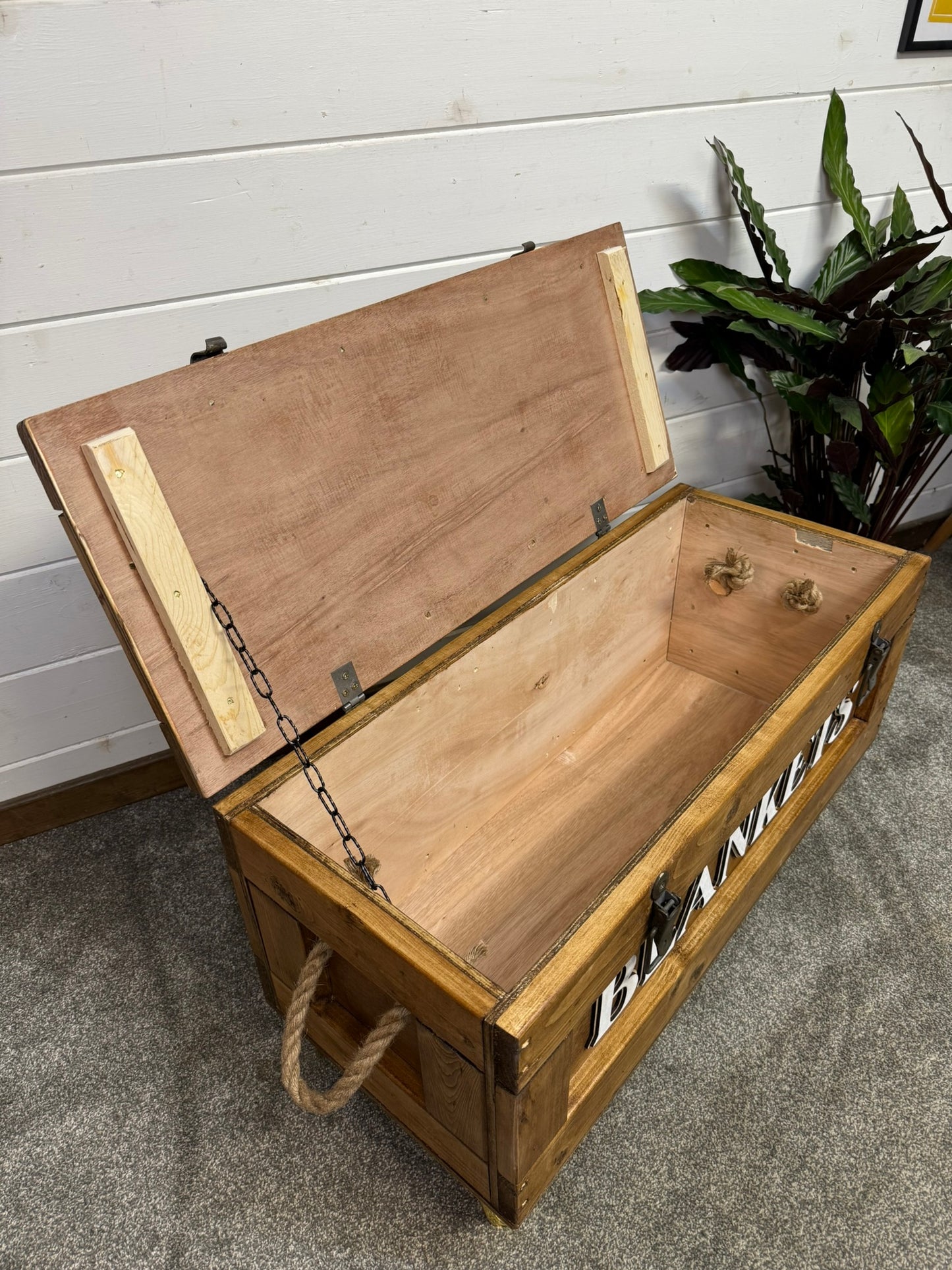 Wooden Blanket Box Large Reclaimed Crate Chest Coffee Table Metal Legs Rustic Home Decor
