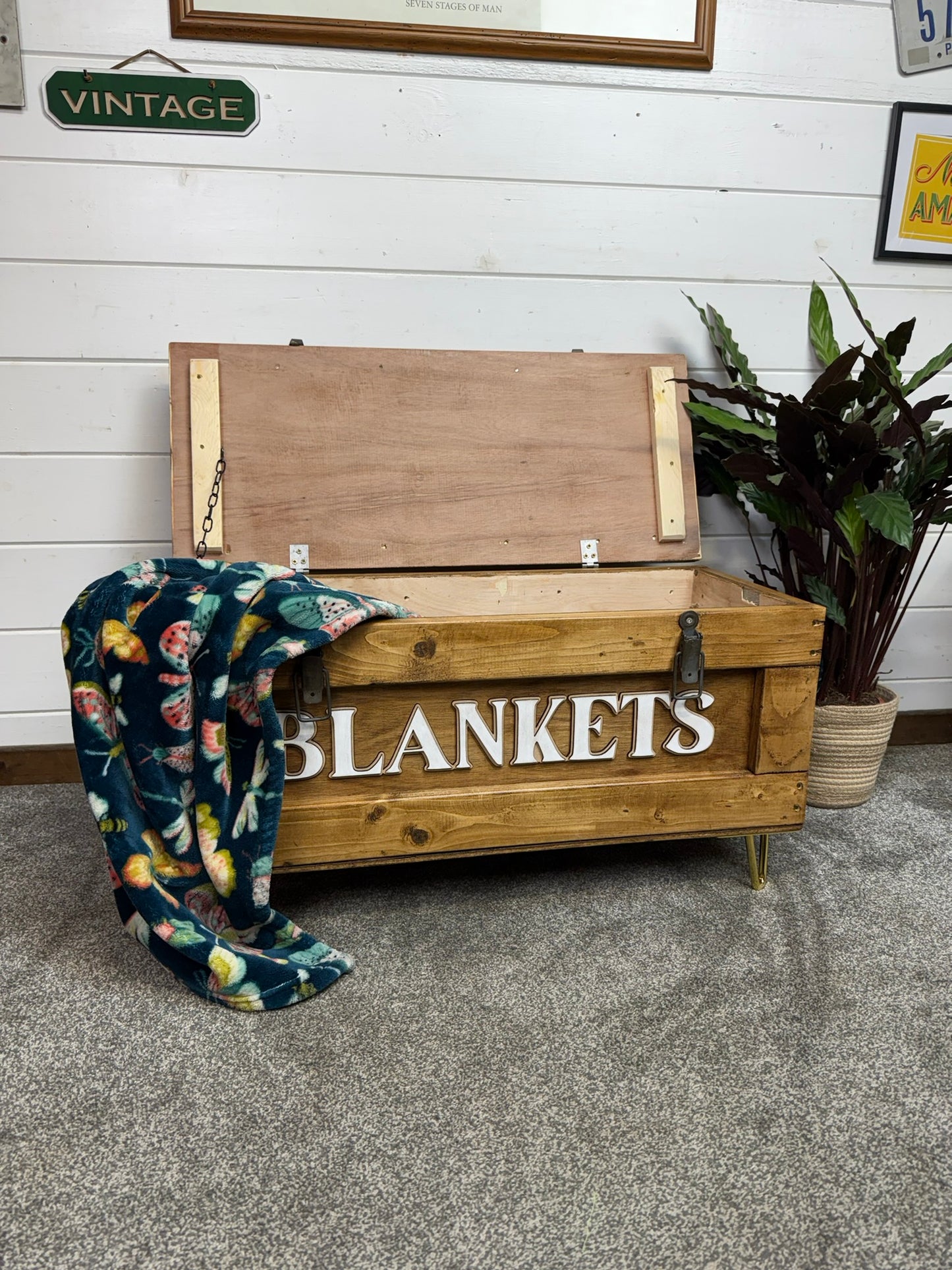 Wooden Blanket Box Large Reclaimed Crate Chest Coffee Table Metal Legs Rustic Home Decor