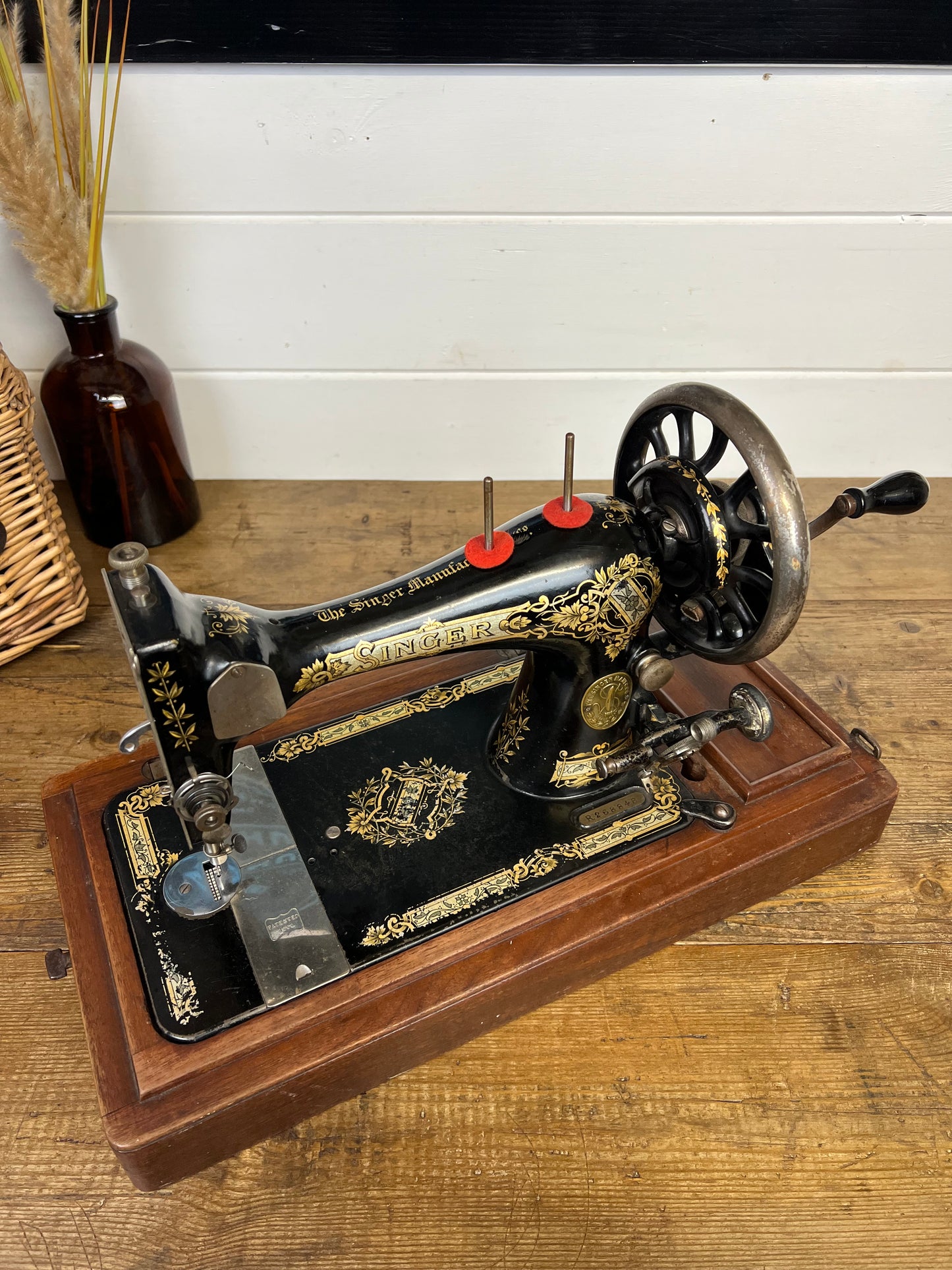 Vintage Singer 28K Sewing Machine Hand Crank Working - Dates 1902 With Attachments
