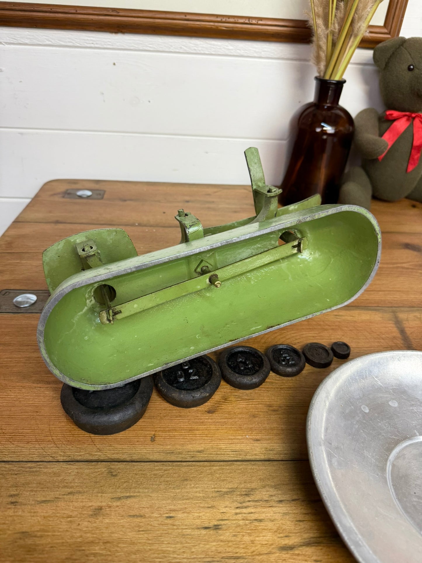 Vintage "Aircraft Product" Cast Aluminium Kitchen Balance Scales & Weights Vintage Retro Farmhouse Weighing Scales