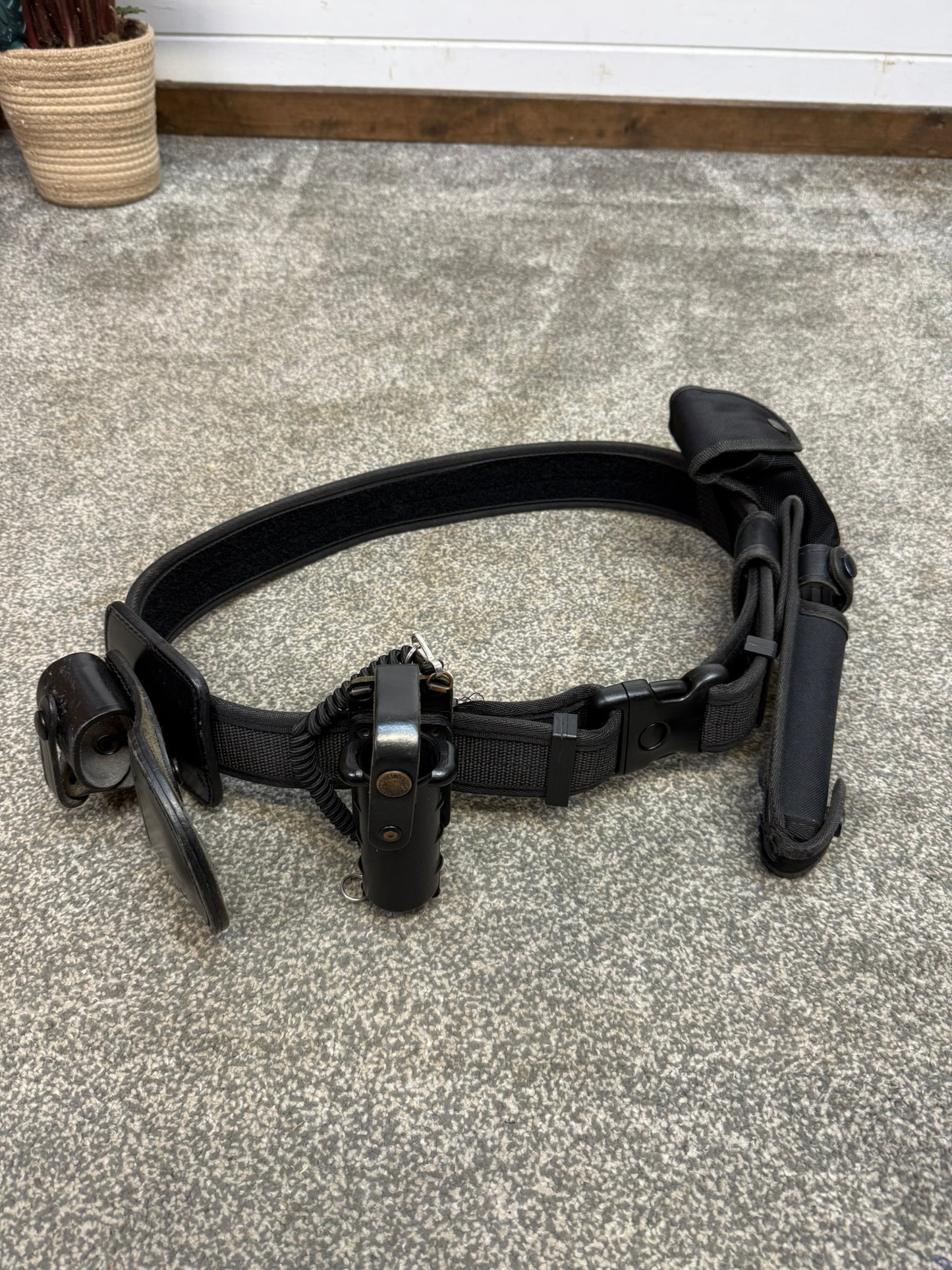 Ex Police Duty Belt Pouches & Fast Strap Restraint XXL 43" Waist Genuine Security Equipment Belt