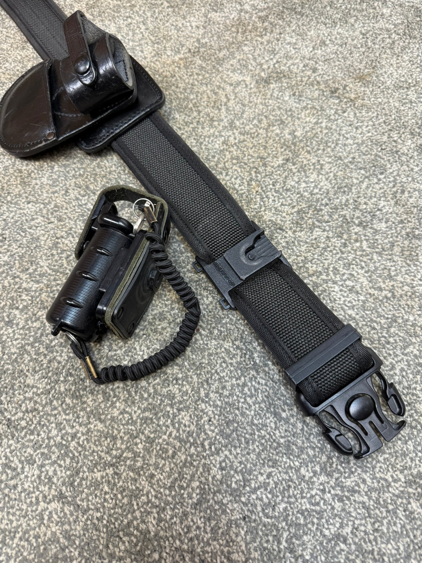 Ex Police Duty Belt Pouches & Fast Strap Restraint XXL 43" Waist Genuine Security Equipment Belt