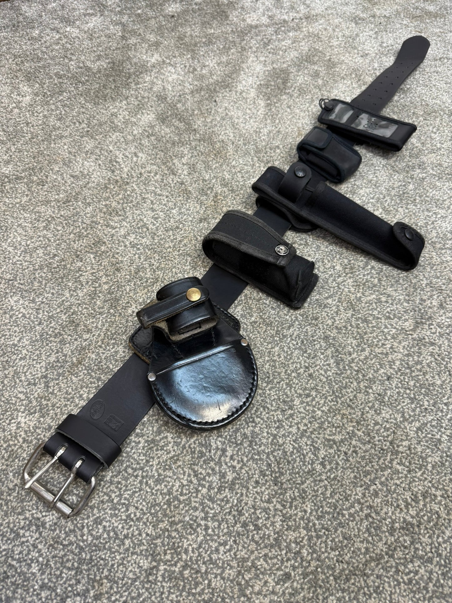 Ex Police Leather Belt & Pouches Cuff Radio Pouch 35" Waist Security Tool Belt