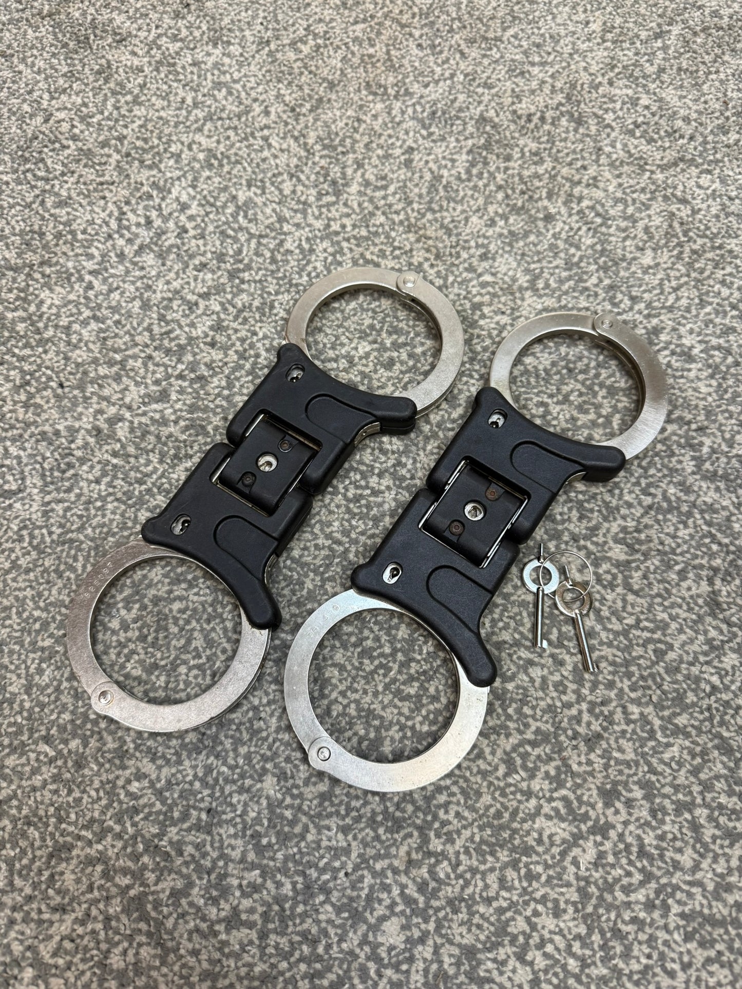 Ex Police Folding Hiatt Handcuffs Hinged Cuffs & Key Security Collectible
