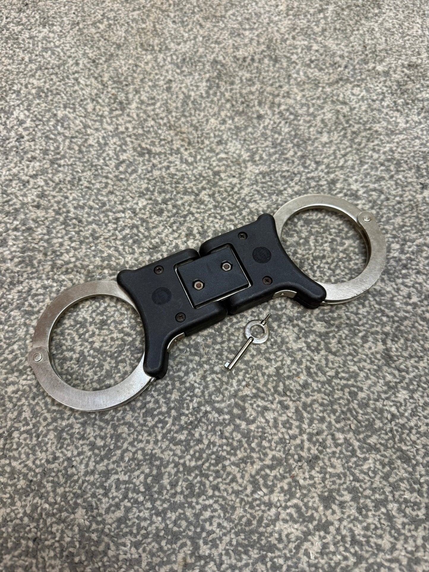 Ex Police Folding Hiatt Handcuffs Hinged Cuffs & Key Security Collectible