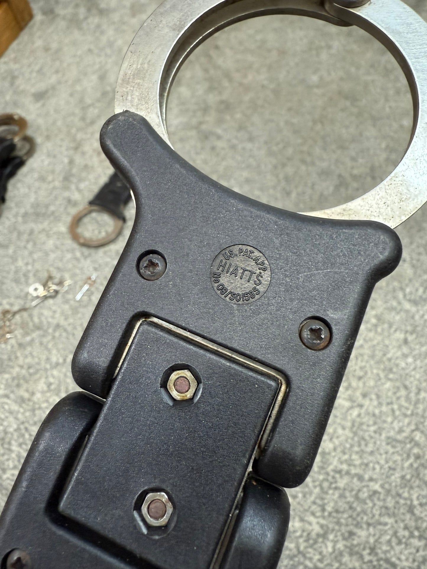 Ex Police Folding Hiatt Handcuffs Hinged Cuffs & Key Security Collectible