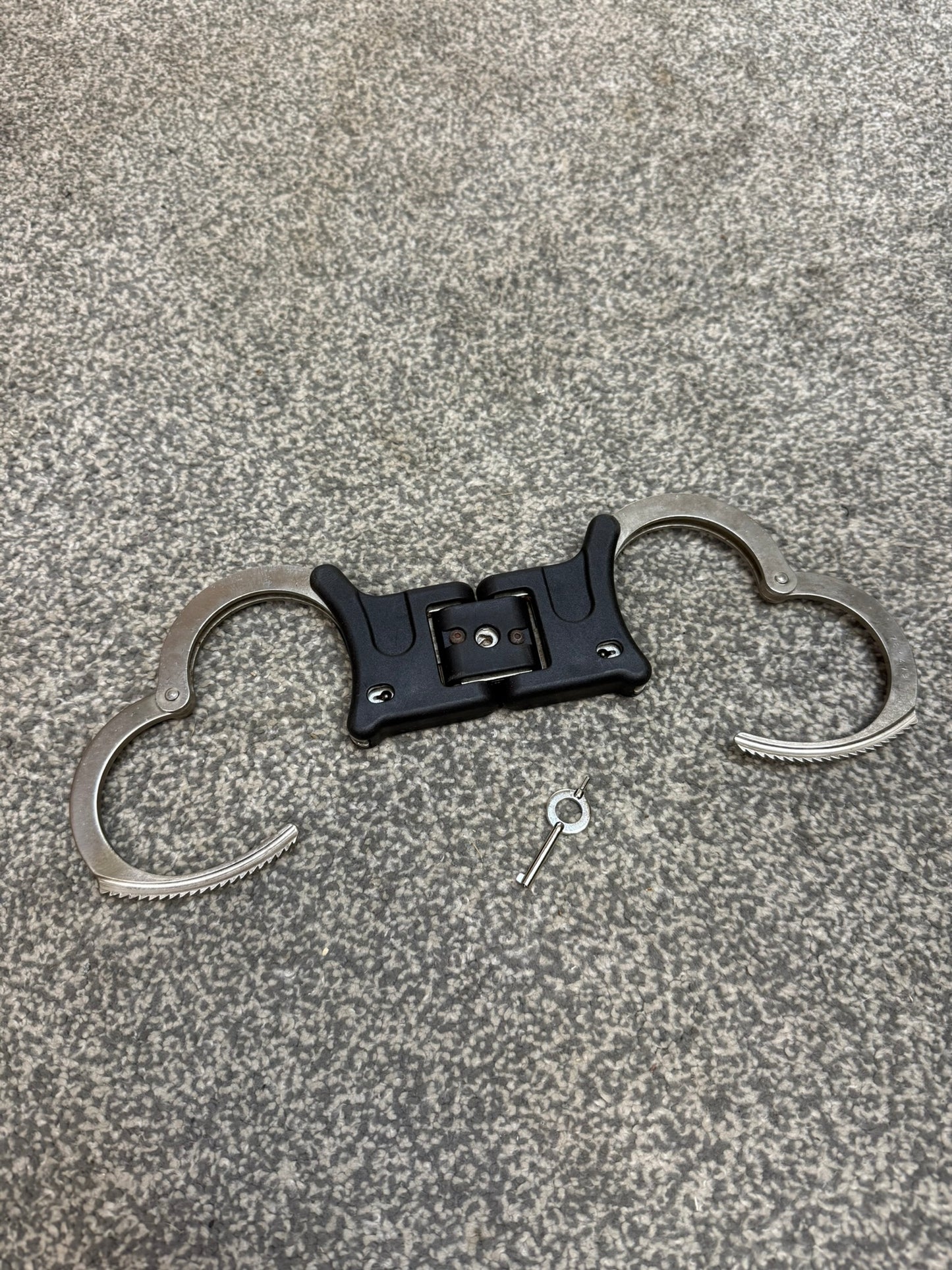 Ex Police Folding Hiatt Handcuffs Hinged Cuffs & Key Security Collectible