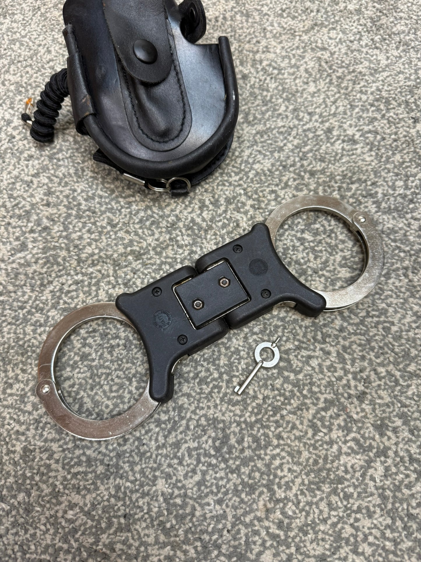 Ex Police Folding Hiatt Handcuffs Hinged Cuffs PSNI Leather Pouch & Key Security Collectible