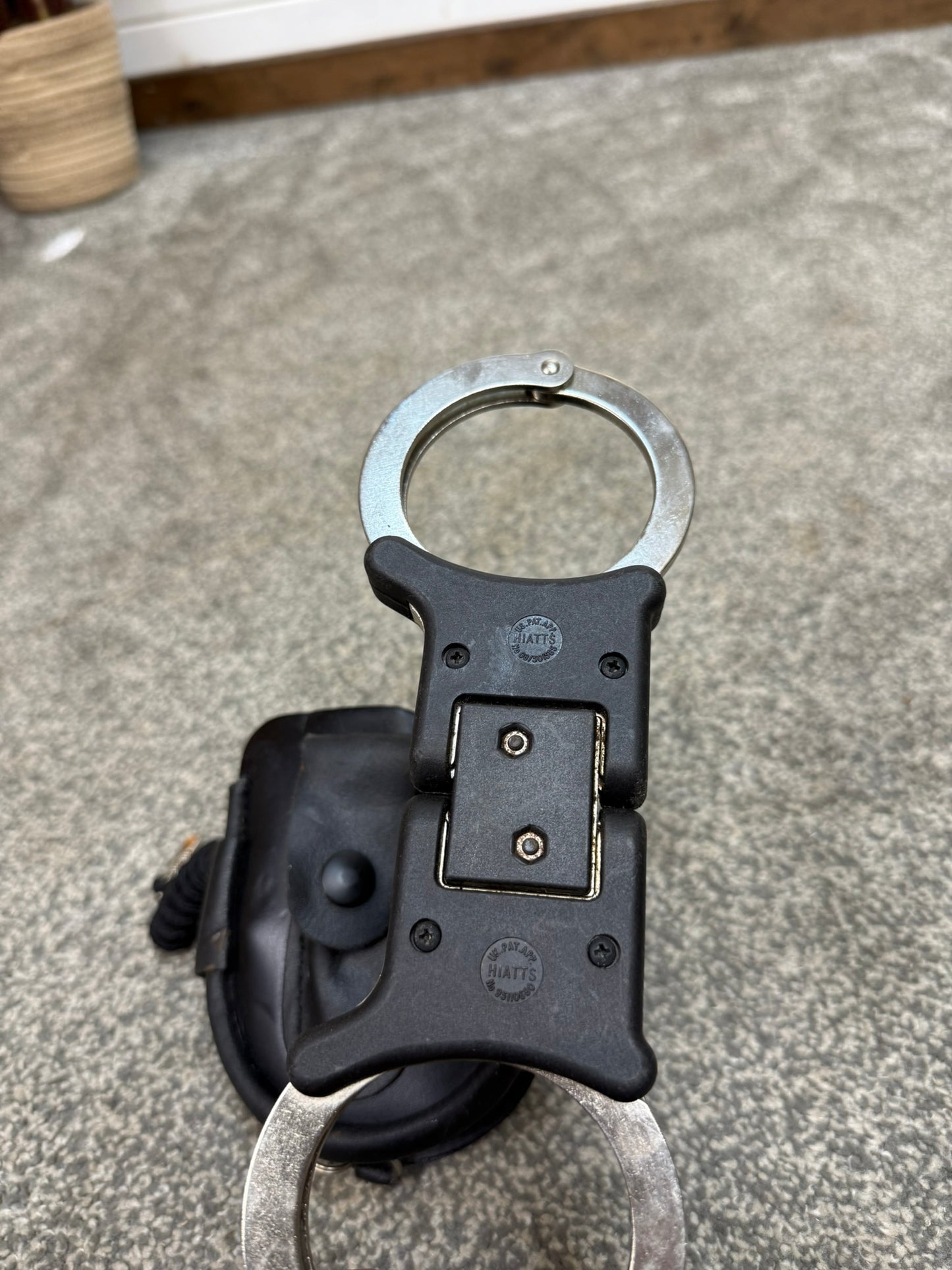 Ex Police Folding Hiatt Handcuffs Hinged Cuffs PSNI Leather Pouch & Key Security Collectible