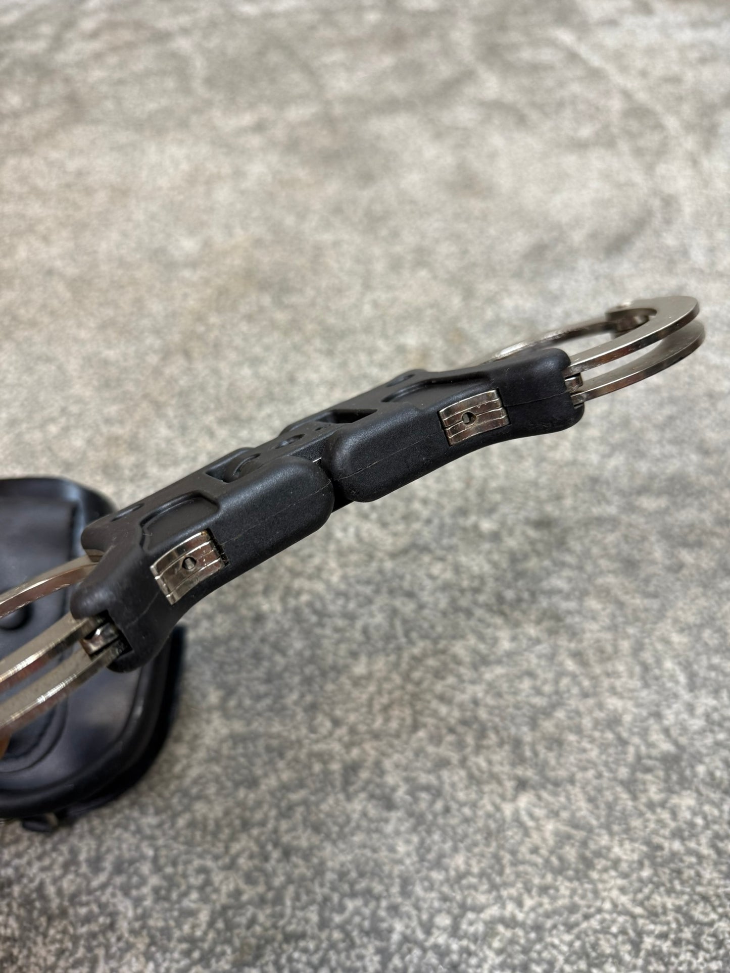 Ex Police Folding Hiatt Handcuffs Hinged Cuffs PSNI Leather Pouch & Key Security Collectible